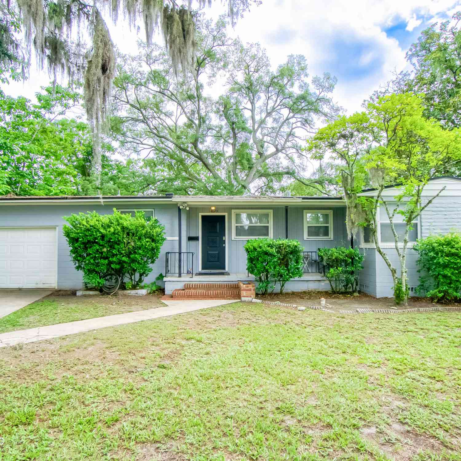 Homes For Sale - 4820 Avent Drive<br/> Duval County, Jacksonville, FL 32244