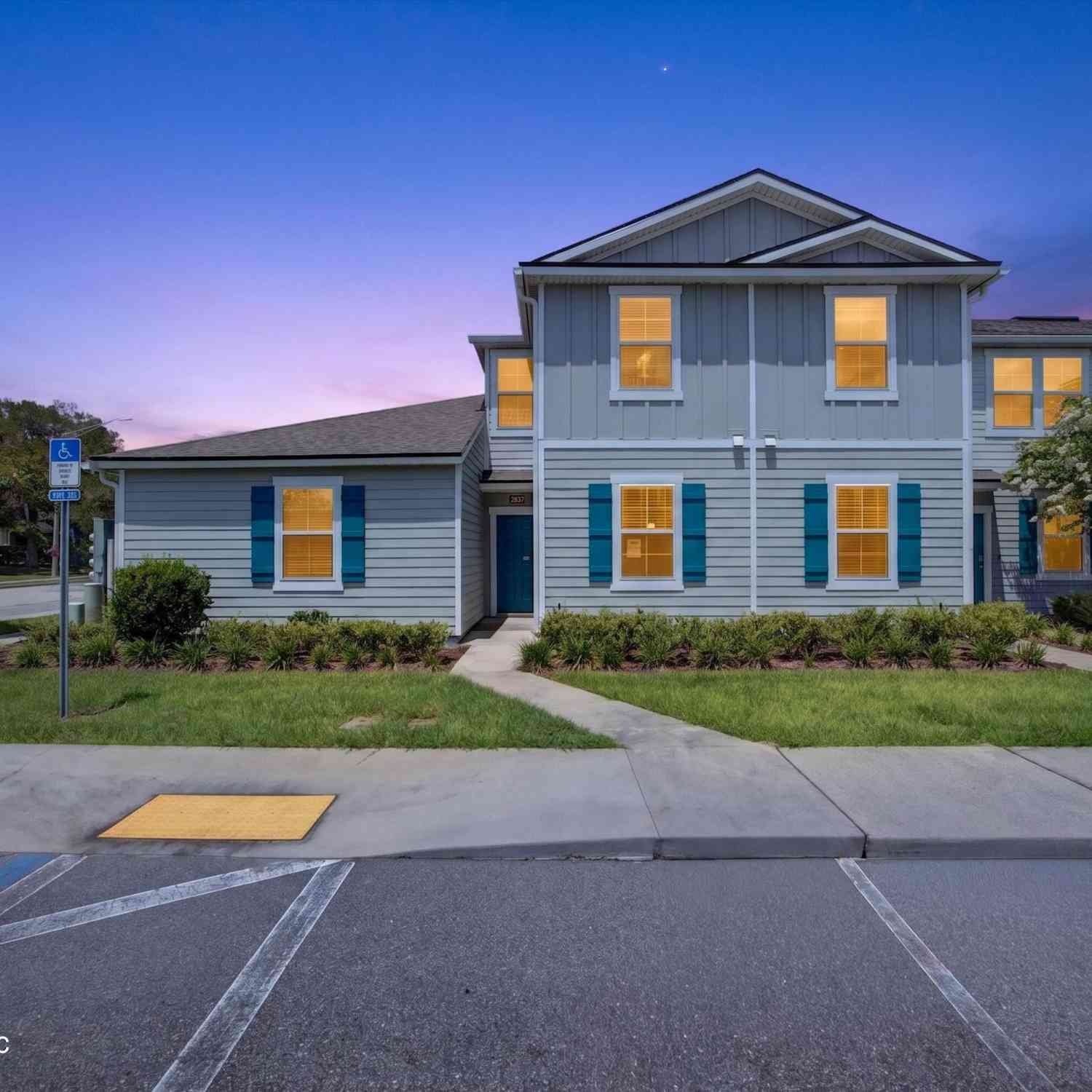 Townhouse For Sale - 2837 Black Buck Circle<br/> Duval County, Jacksonville, FL 32225