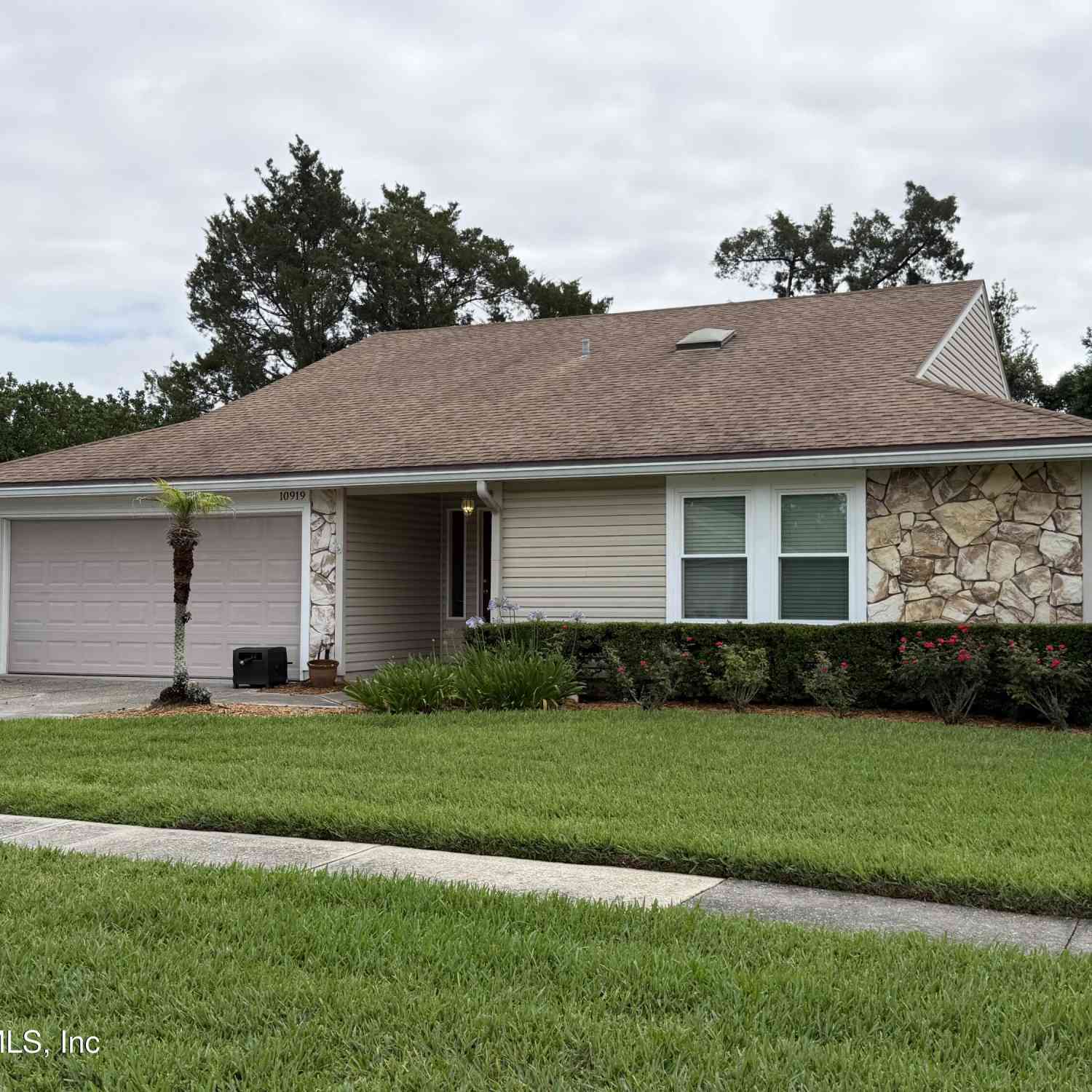 Homes For Sale - 10919 Losco Junction Drive<br/> Jacksonville, FL 32257
