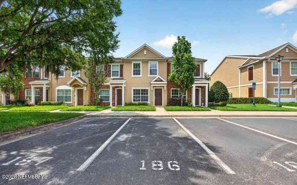 Townhouse For Rent - 8098 Summer Palm Court<br/> Jacksonville, FL 32256