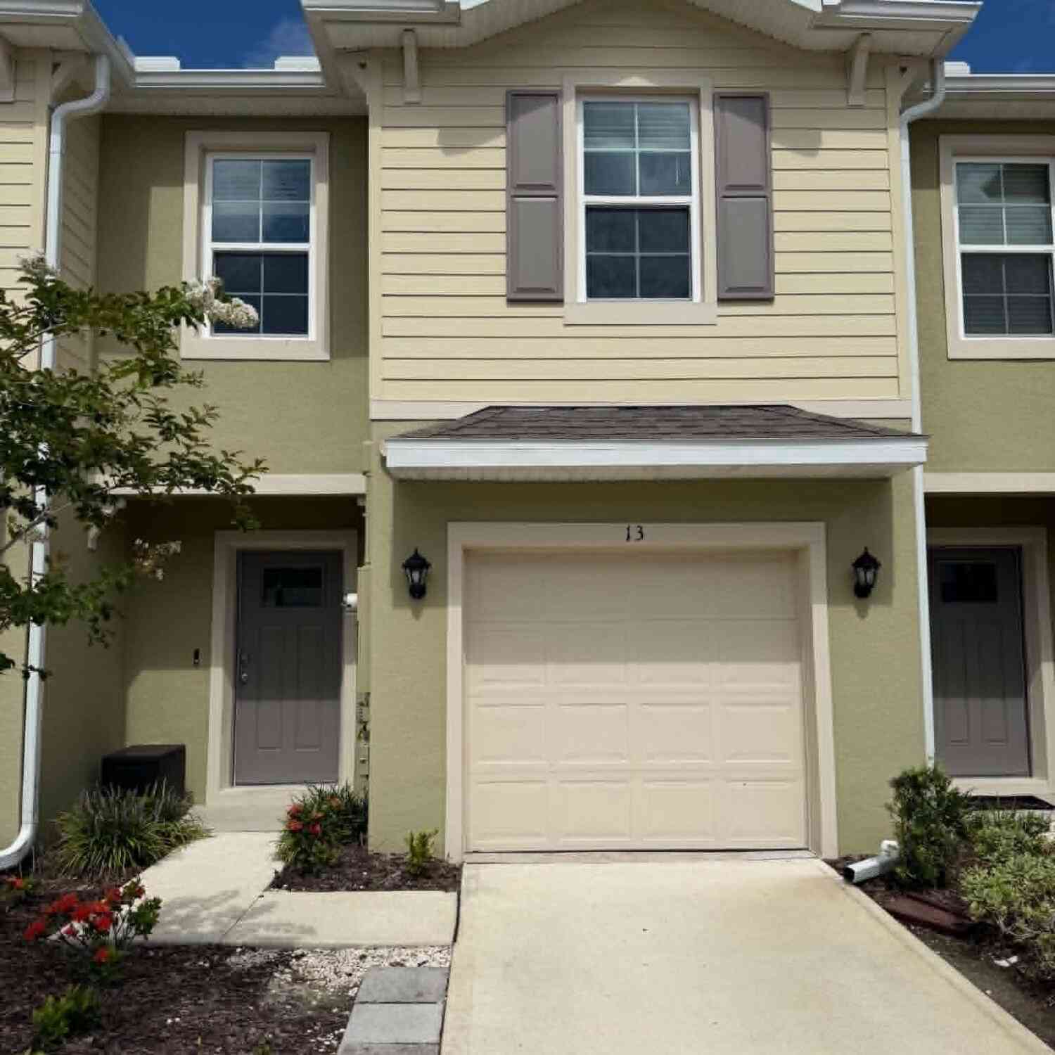 Townhouse For Rent - 13 Bella Oaks Drive<br/> Port Orange, FL 32129