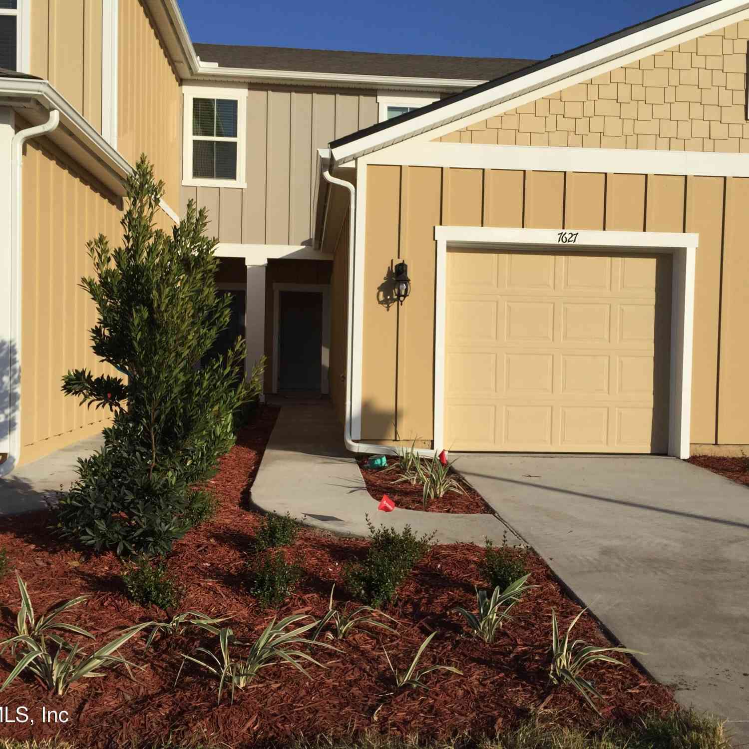 Townhouse For Sale - 7627 Legacy Trail<br/> Jacksonville, FL 32256
