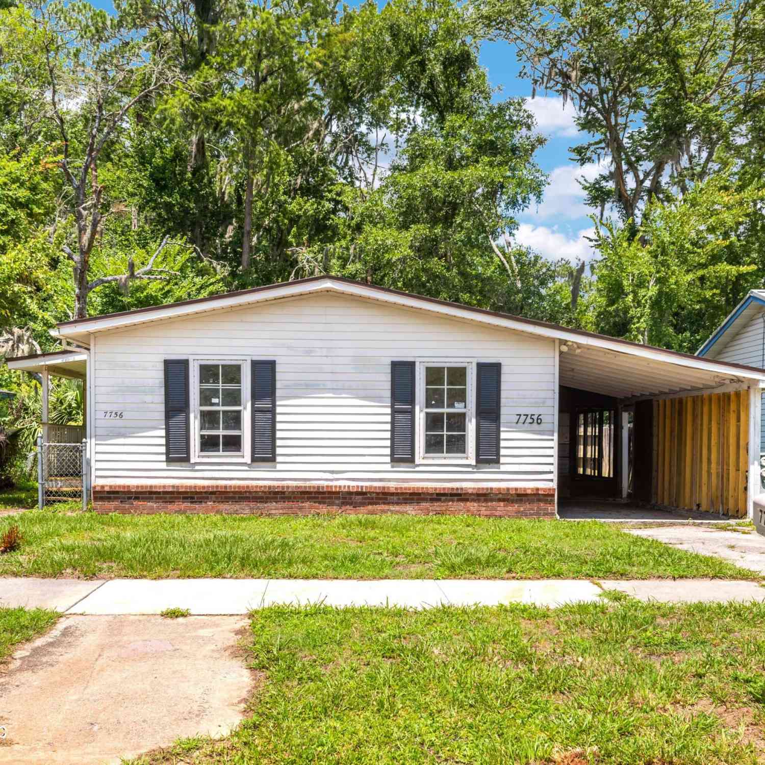 Mobile Home For Sale - 7756 Club Duclay Drive<br/> Jacksonville, FL 32244
