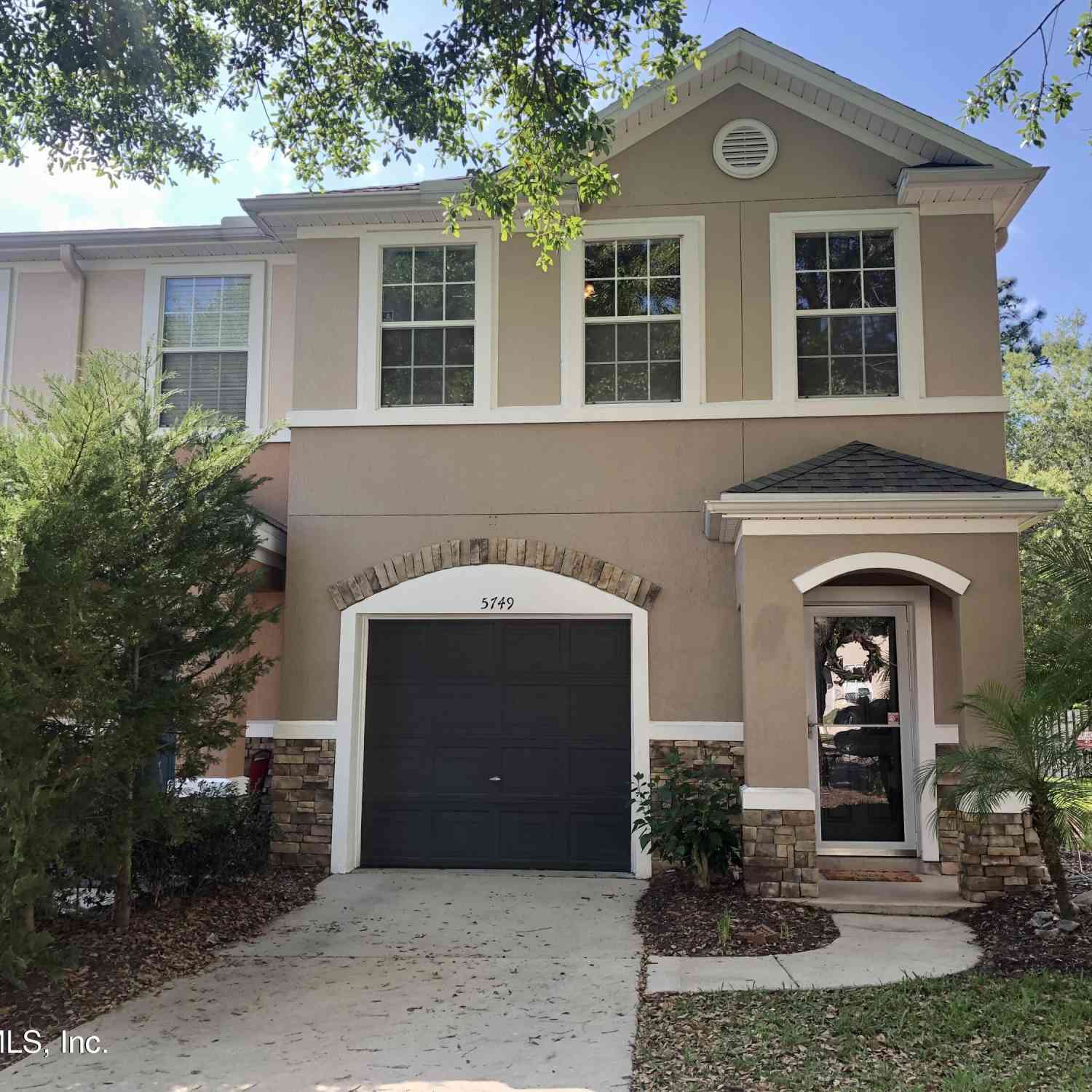 Townhouse For Rent - 5749 Parkstone Crossing Drive<br/> Jacksonville, FL 32258