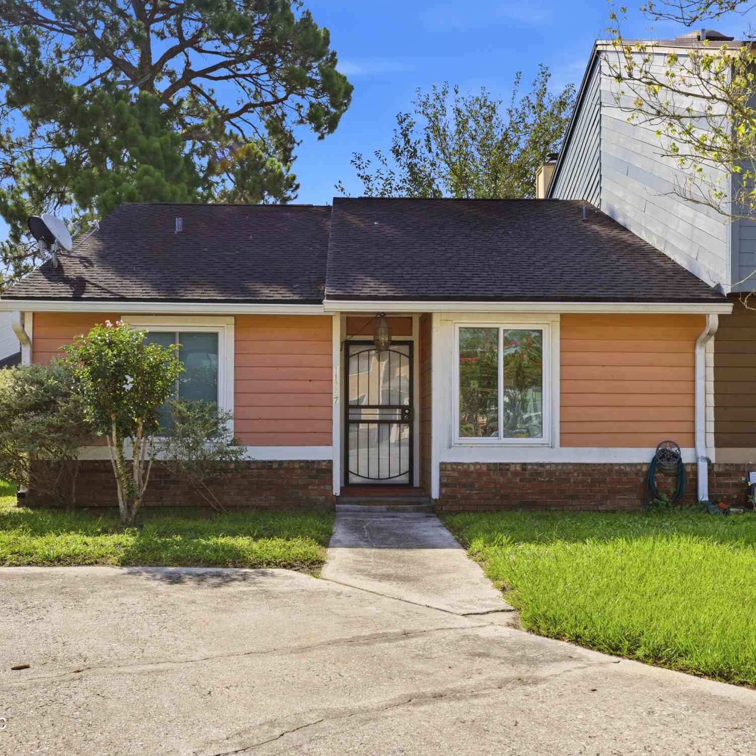 Townhouse For Sale - 11257 Shady Glen Drive<br/> Jacksonville, FL 32257
