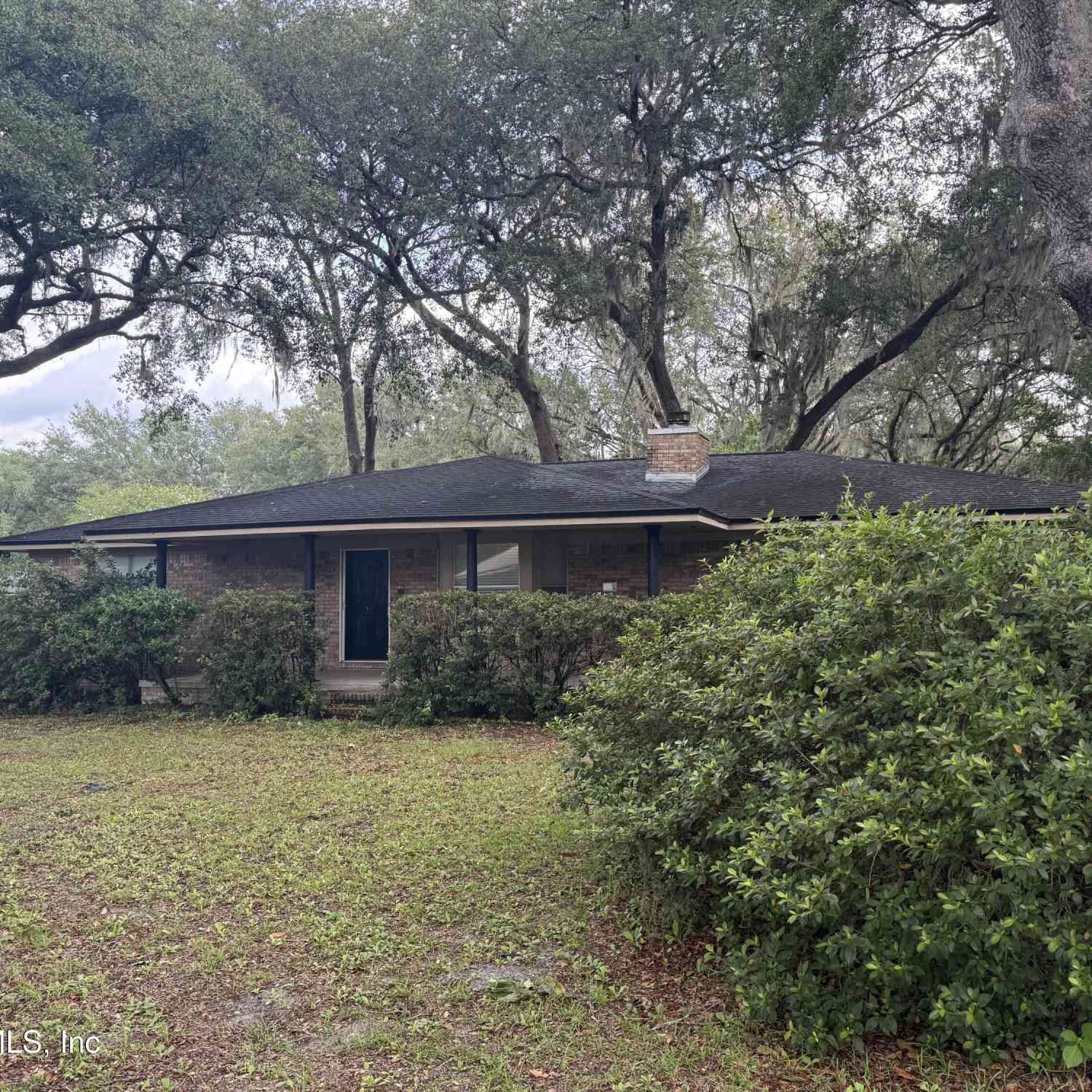 Homes For Sale - 8647 Hipps Road<br/> Duval County, Jacksonville, FL 32244