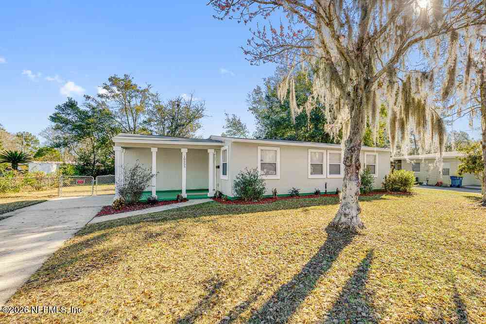 Homes For Sale - 10553 Citrus Lane<br/> Jacksonville, FL 32218