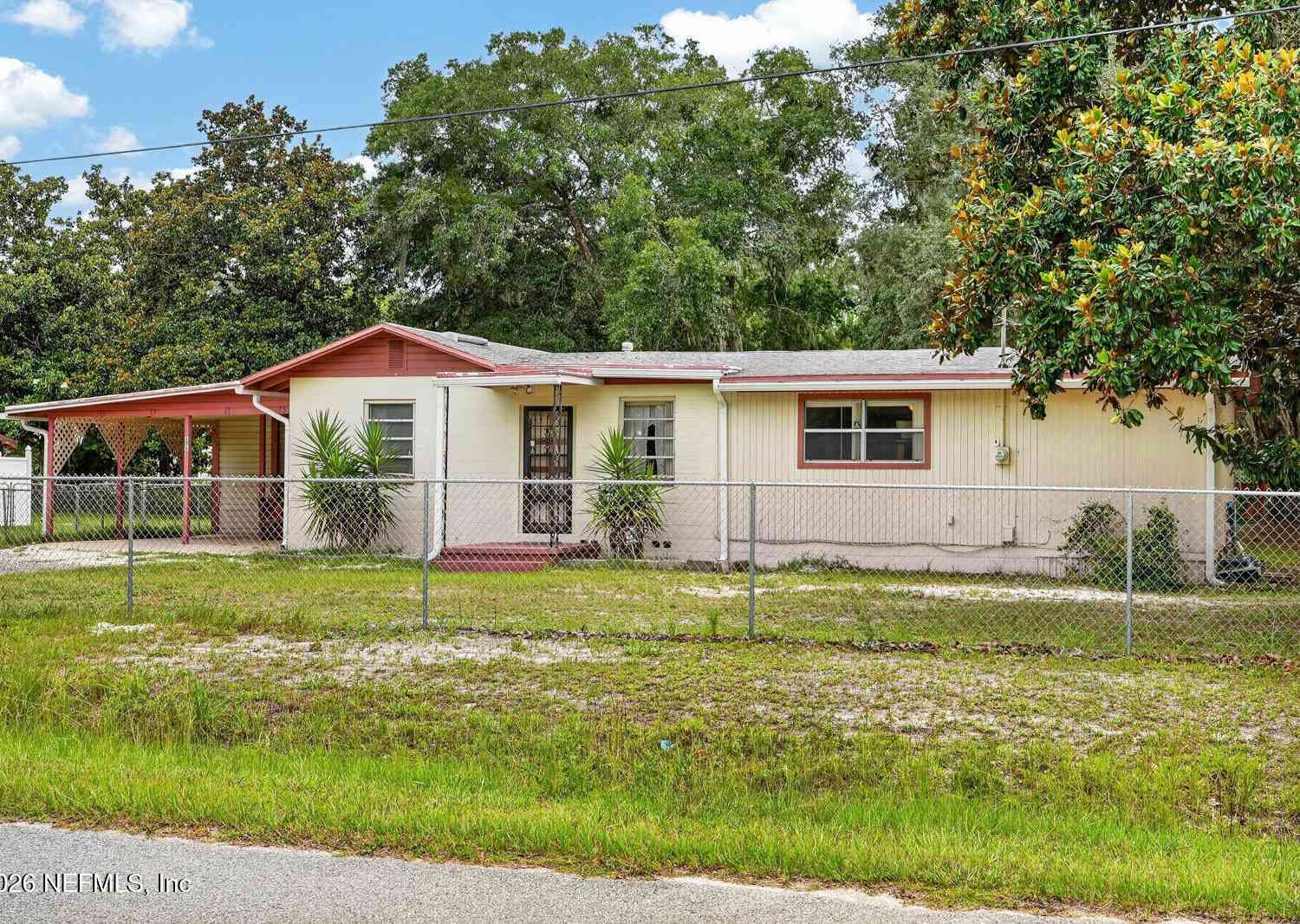 Homes For Sale - 131 Dunn Avenue<br/> San Mateo, FL 32187