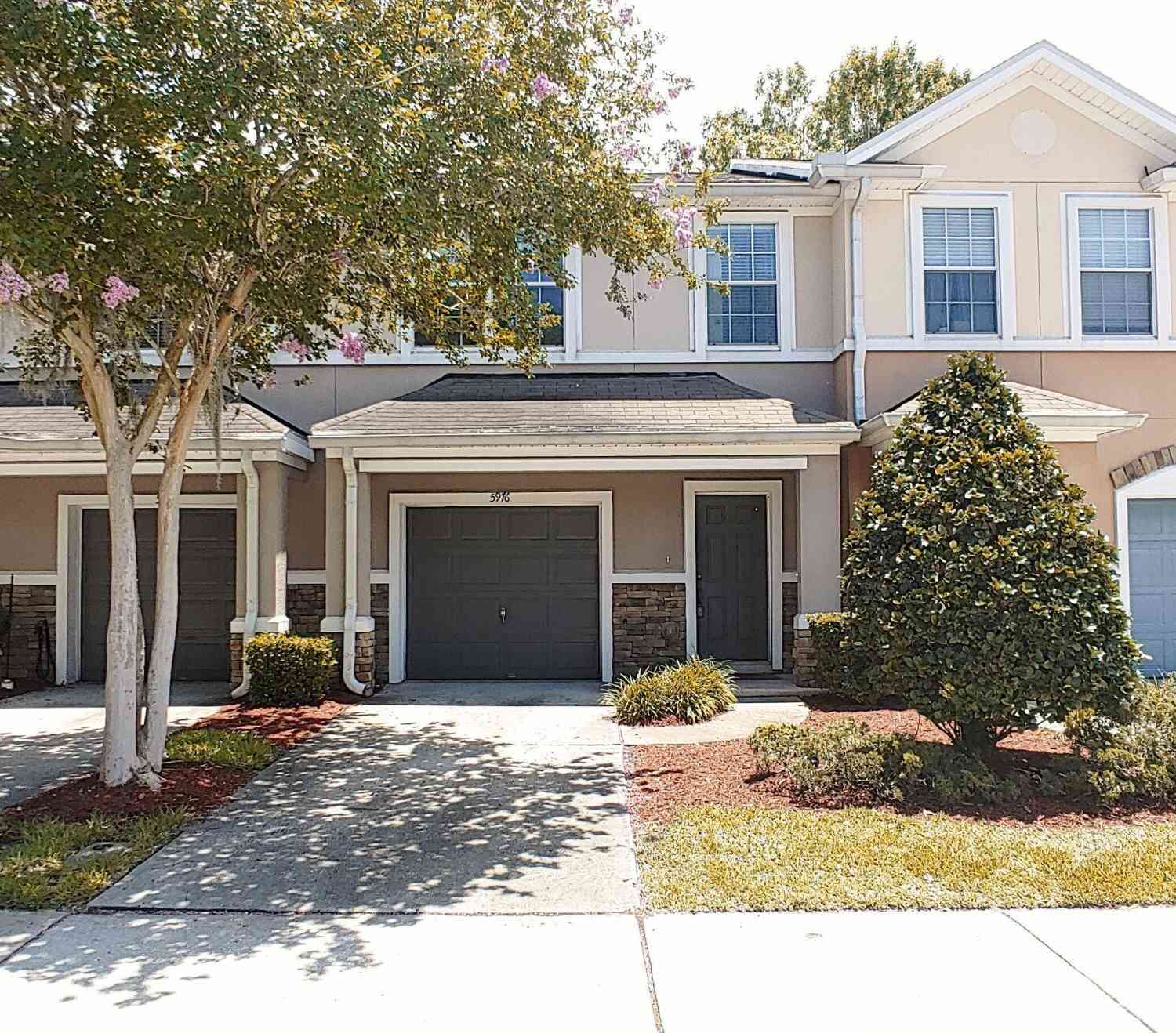 Townhouse For Rent - 5976 Pavilion Drive<br/> Jacksonville, FL 32258