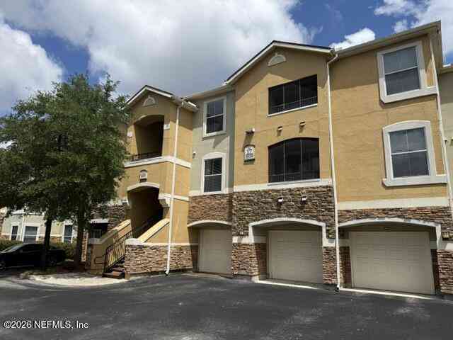 Condo For Rent - 8539 Gate Parkway #1735<br/> Jacksonville, FL 32216