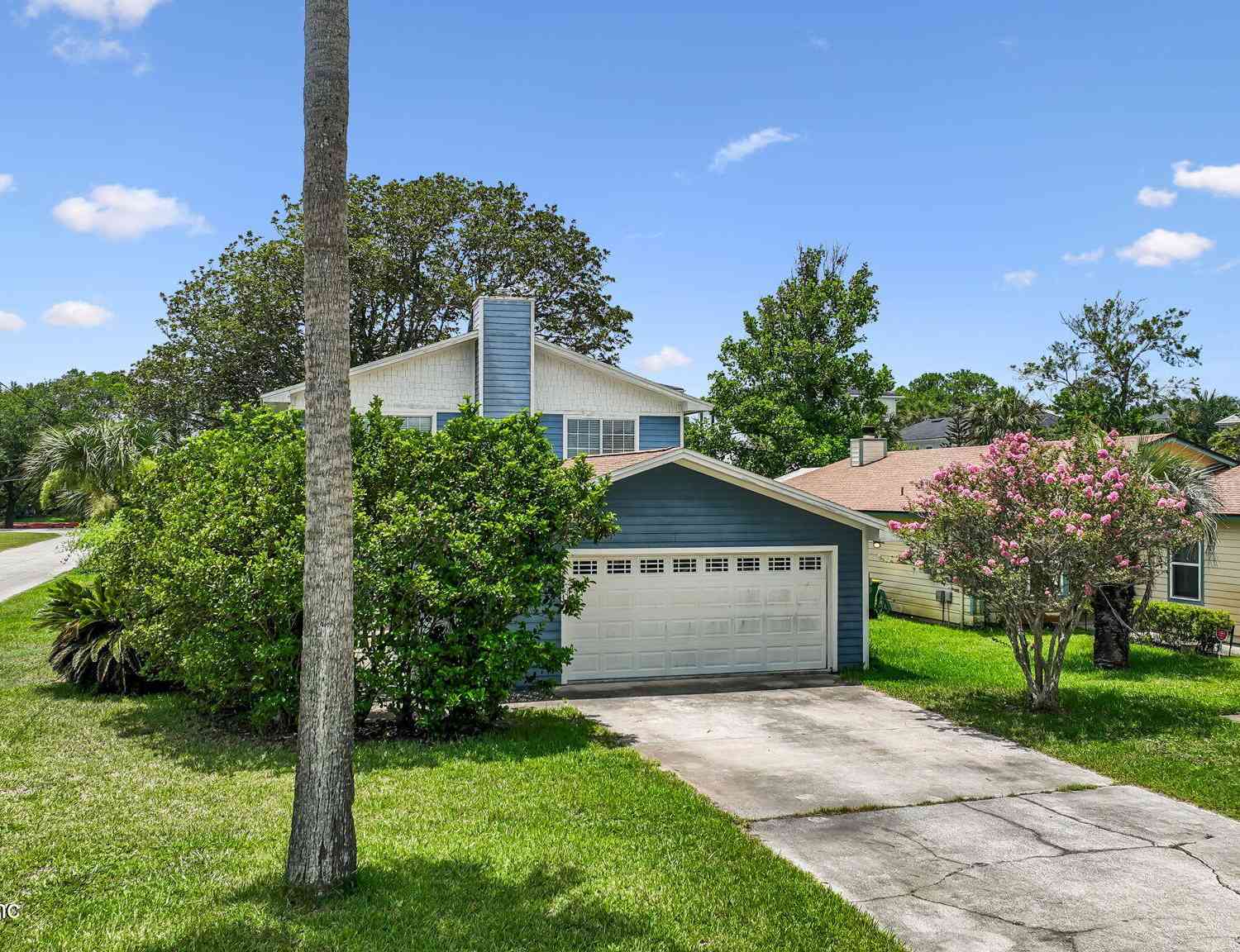Homes For Sale - 604 11th Avenue<br/> Duval County, Jacksonville Beach, FL 32250