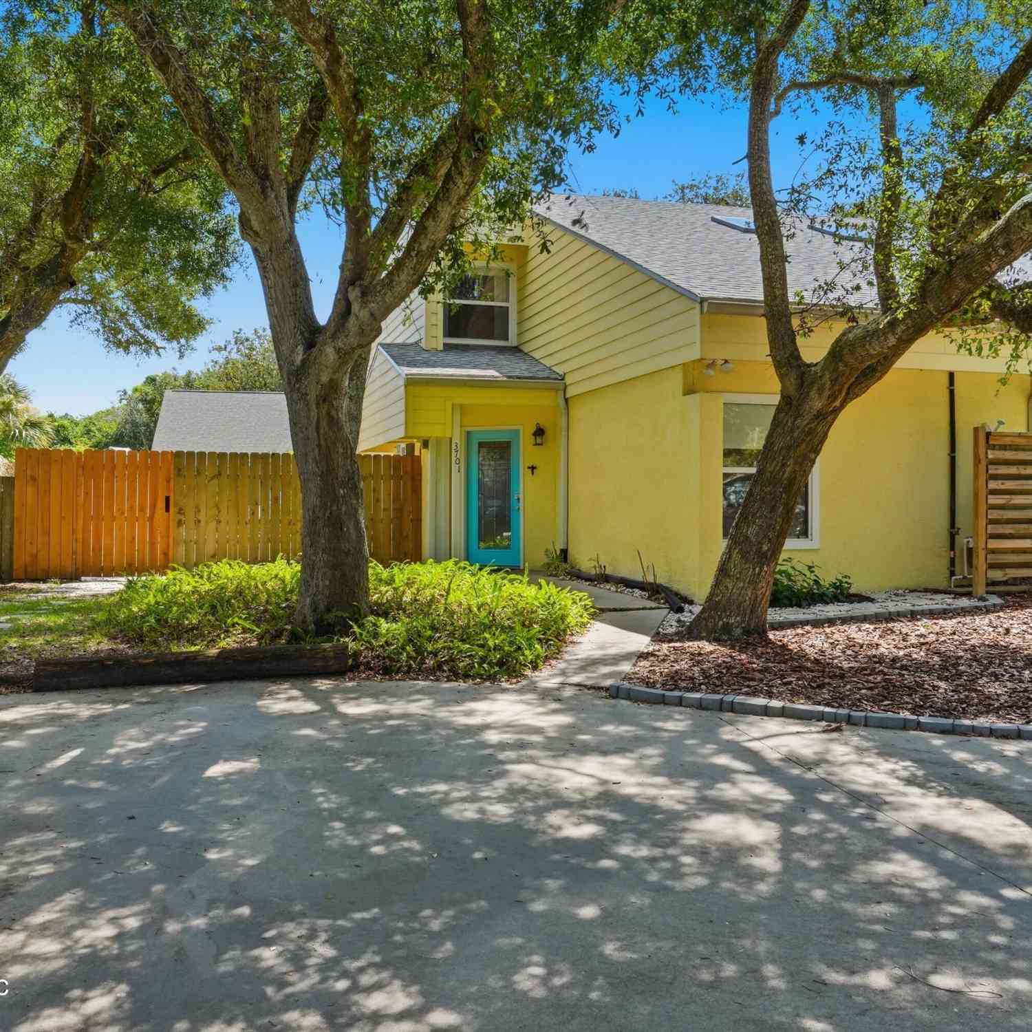 Townhouse For Sale - 3701 Windjammer Lane<br/> Saint Augustine, FL 32084