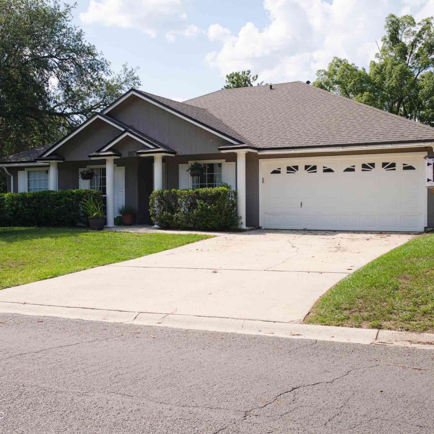Homes For Sale - 8078 Macnaughton Drive<br/> Duval County, Jacksonville, FL 32244