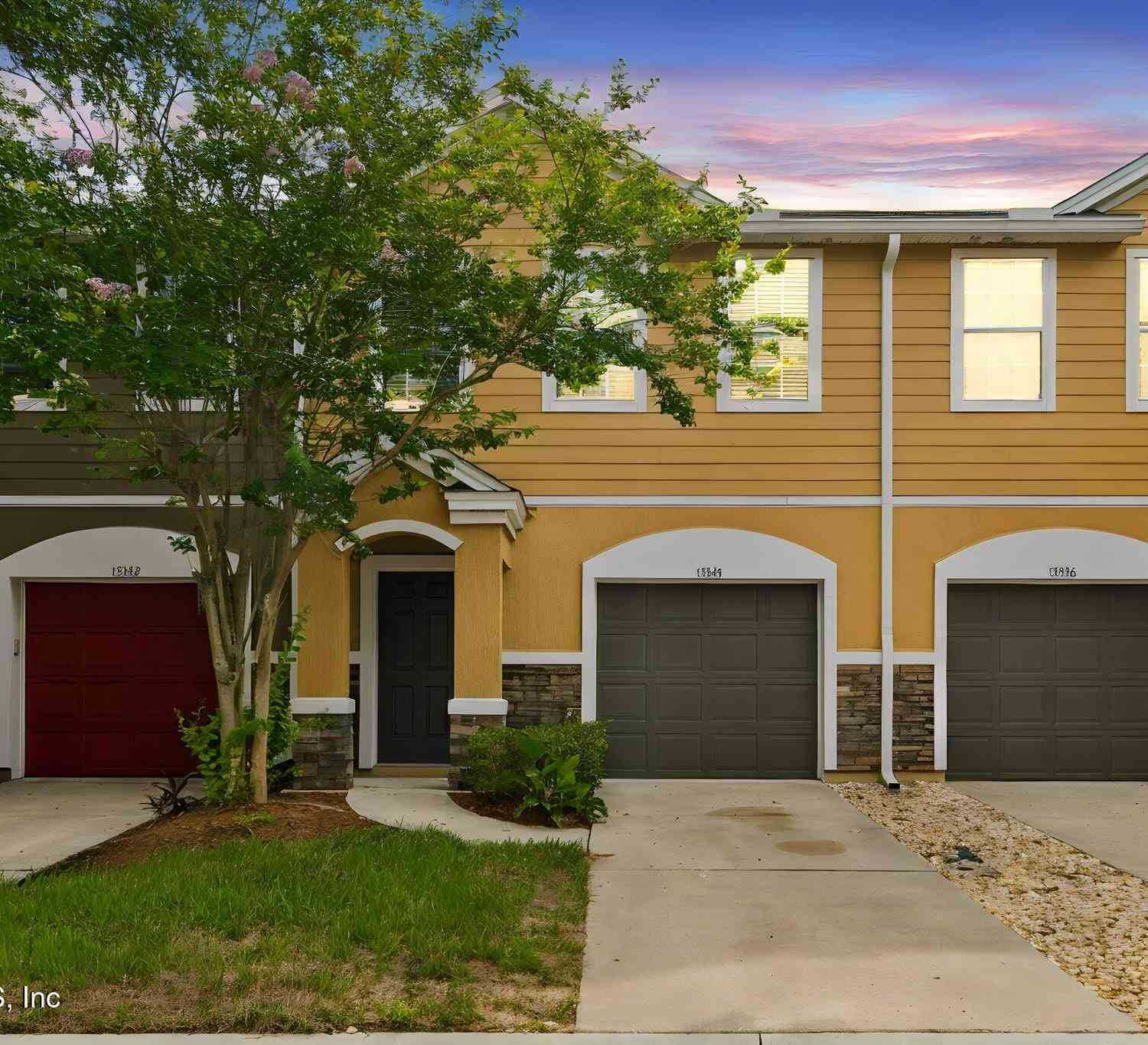 Townhouse For Sale - 13344 Ocean Mist Drive<br/> Jacksonville, FL 32258