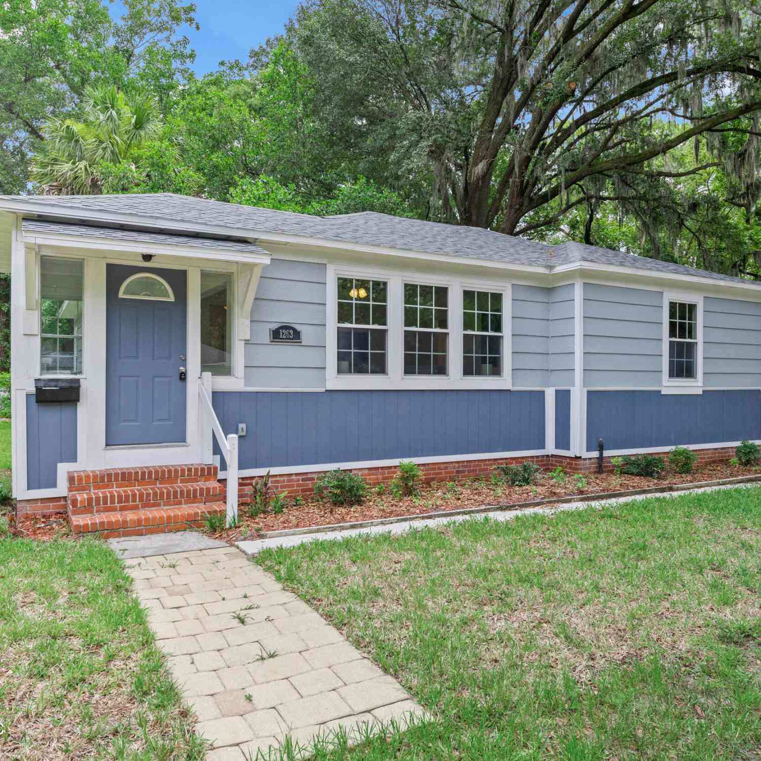 Homes For Sale - 1263 Macarthur Street<br/> Duval County, Jacksonville, FL 32205