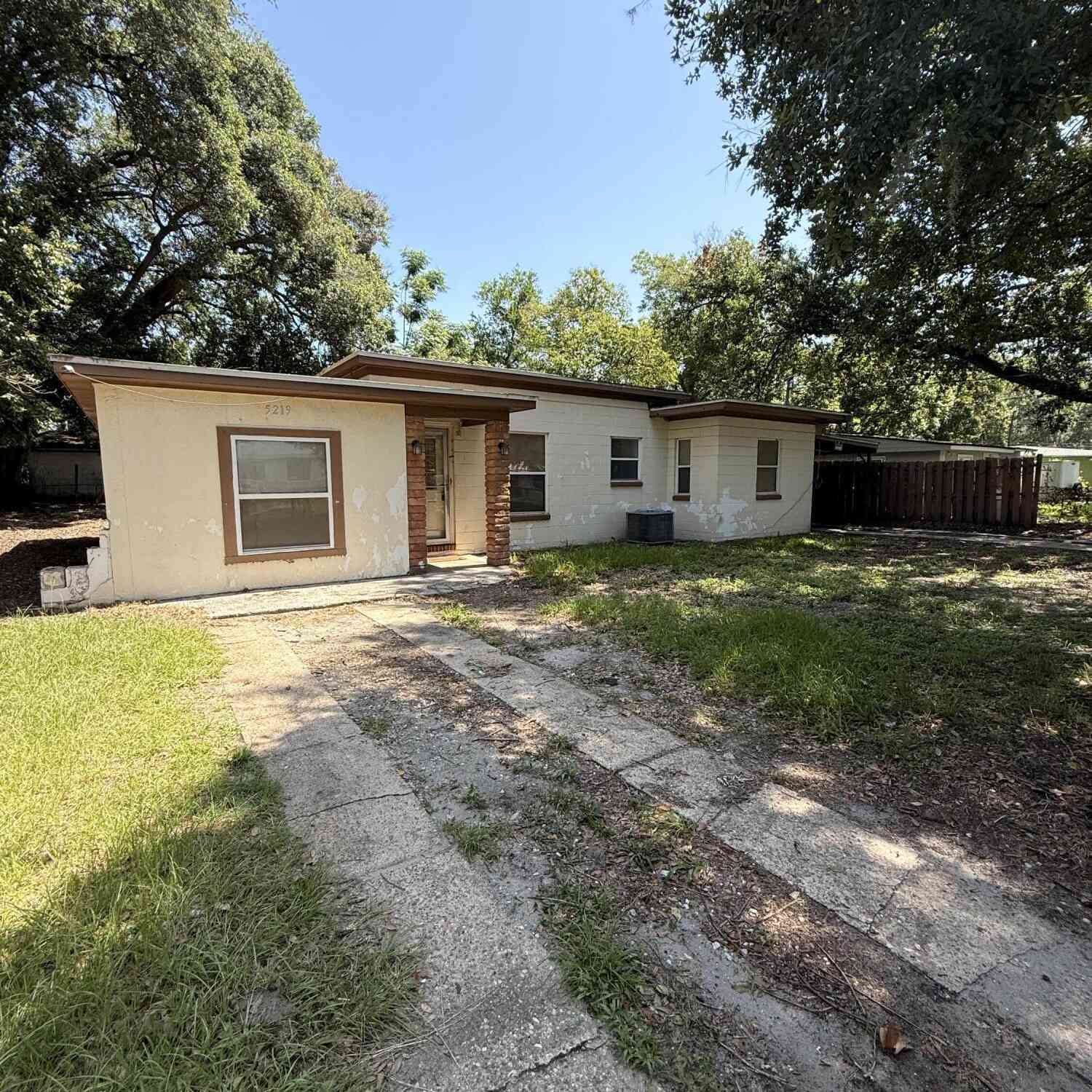 Homes For Sale - 5219 Anchor Avenue<br/> Duval County, Jacksonville, FL 32244