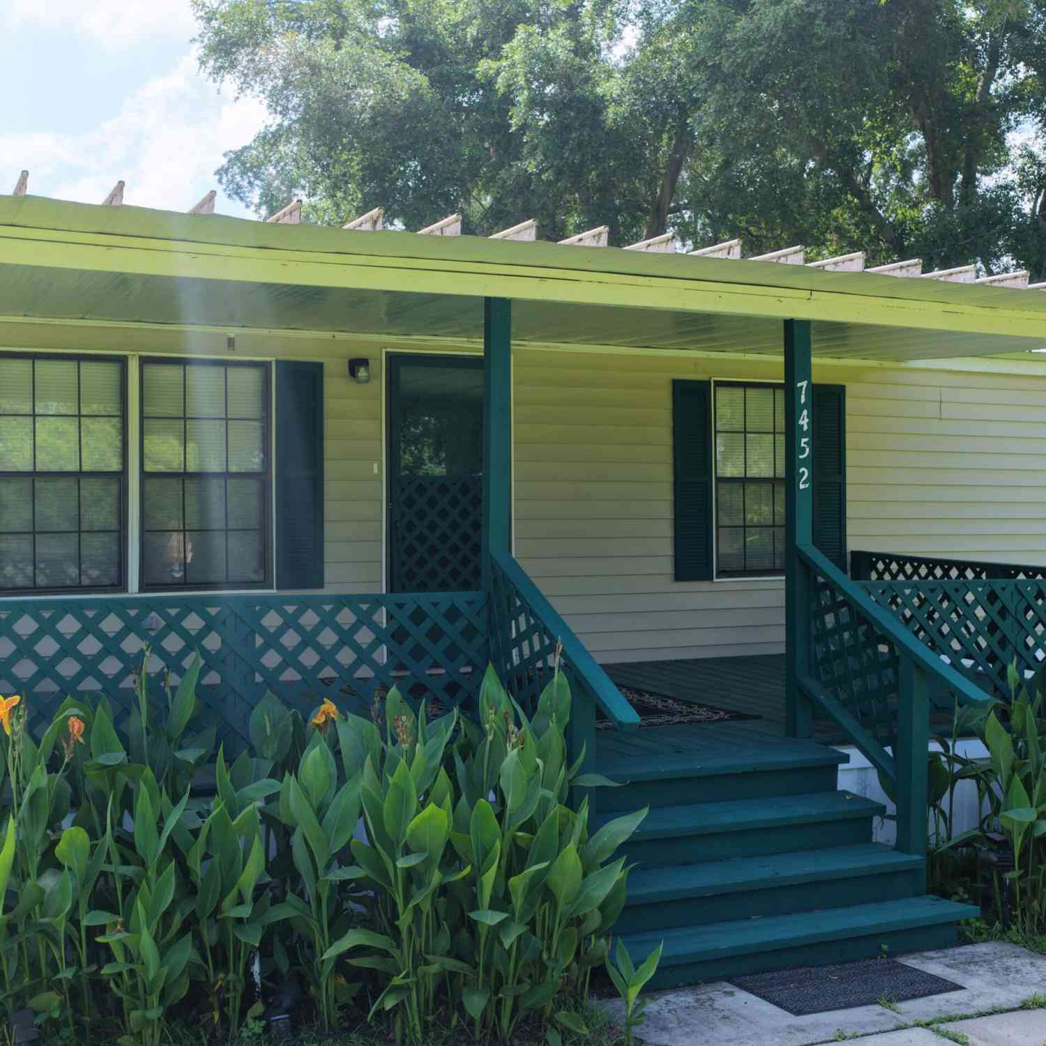 Mobile Home For Sale - 7452 129th Road<br/> Live Oak, FL 32060