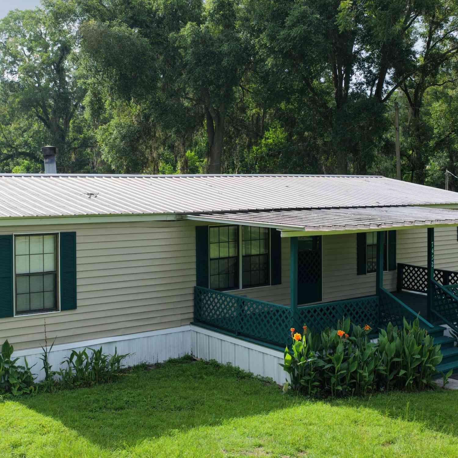 Mobile Home For Sale - 7452 129th Road<br/> Suwannee County, Live Oak, FL 32060