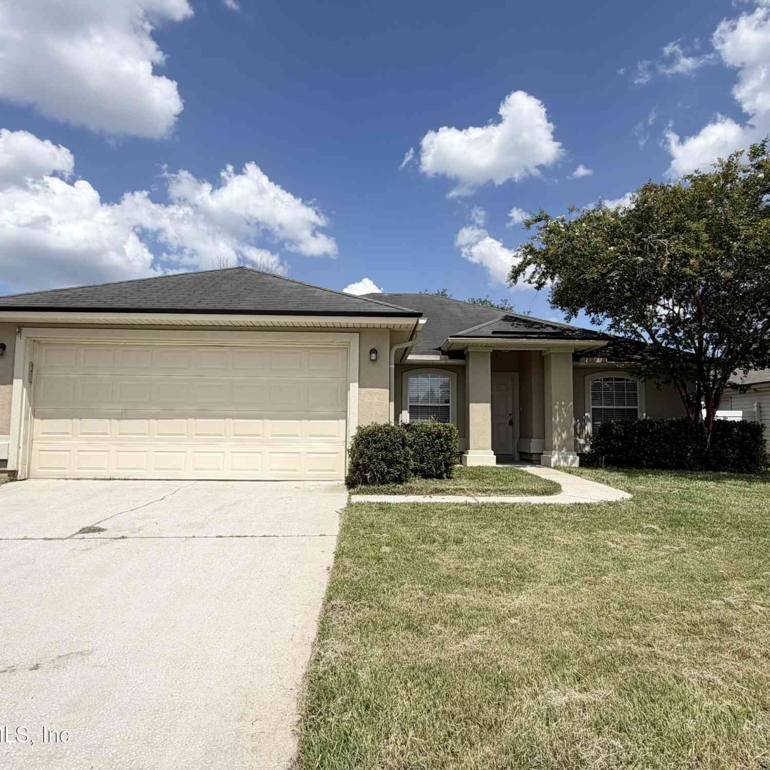 Homes For Rent - 6902 Southern Oaks Drive<br/> Jacksonville, FL 32244