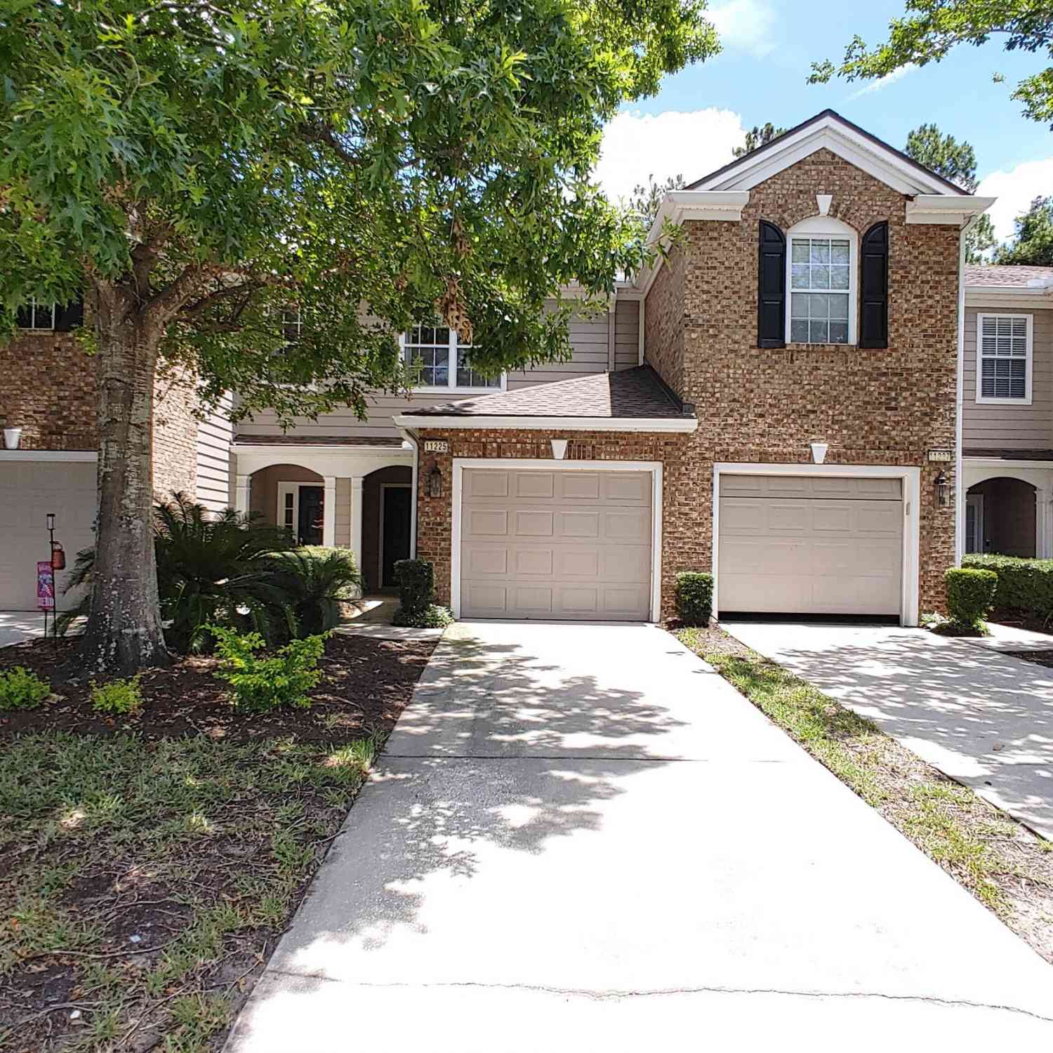 Townhouse For Rent - 11225 Campfield Circle<br/> Jacksonville, FL 32256
