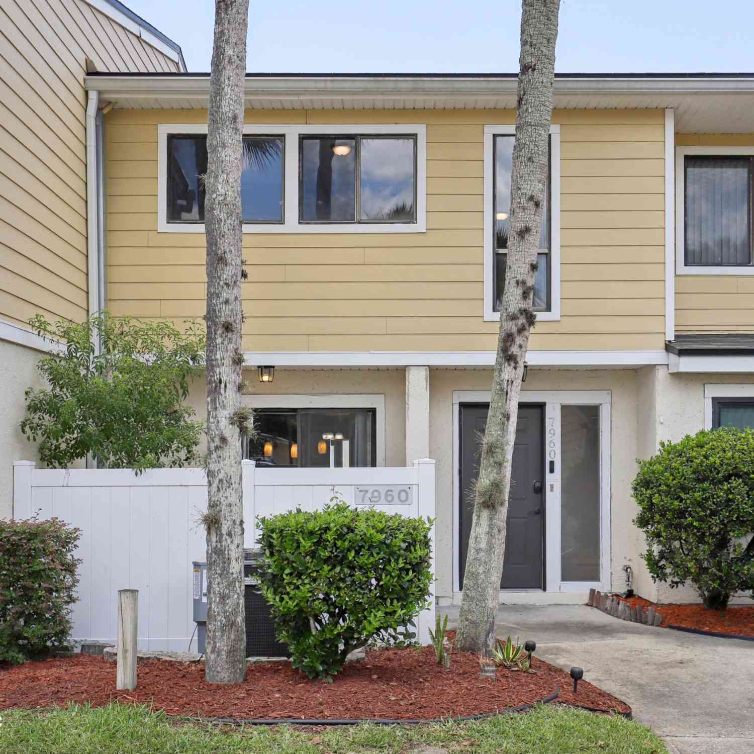 Condo For Sale - 7960 Los Robles Court #7960<br/> Jacksonville, FL 32256