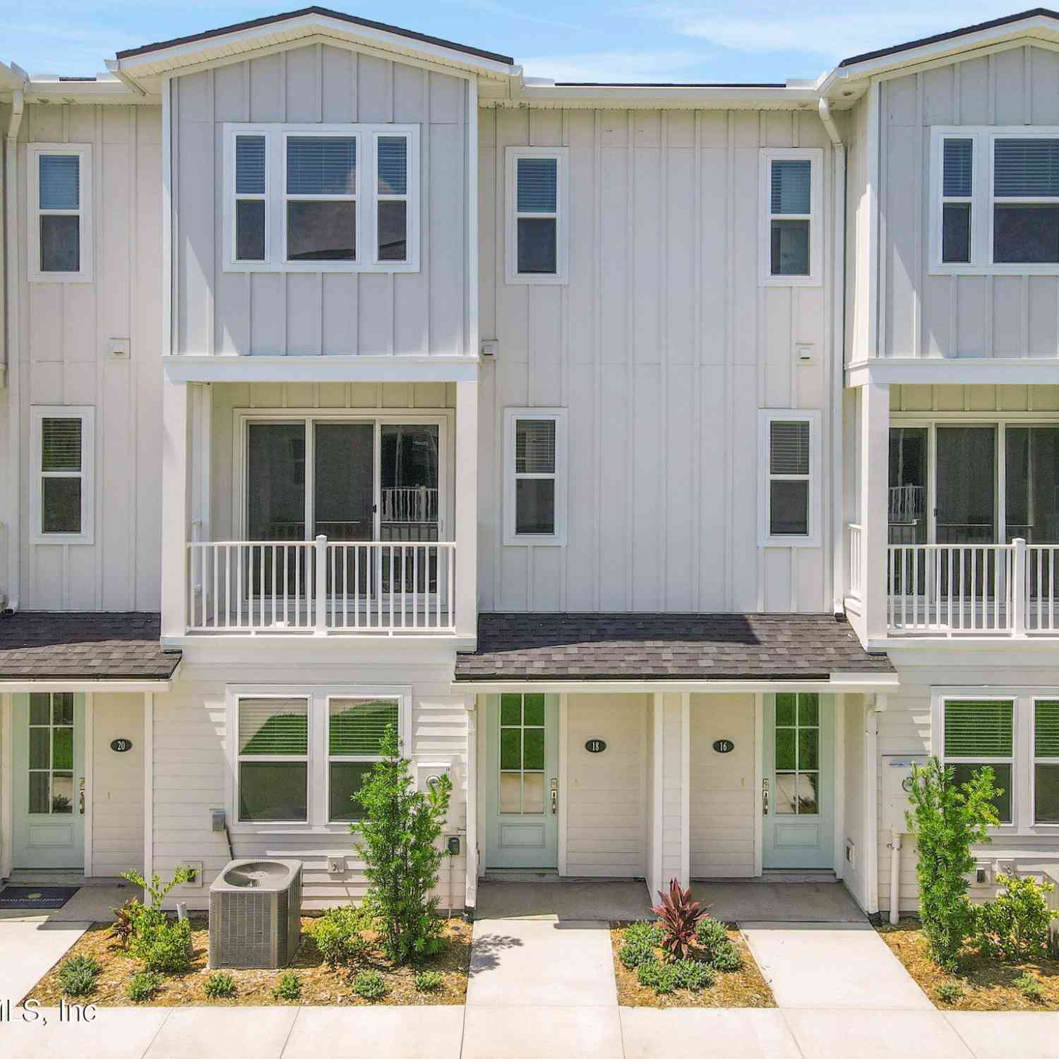 Townhouse For Sale - 18 N Beach Way<br/> Jacksonville Beach, FL 32250