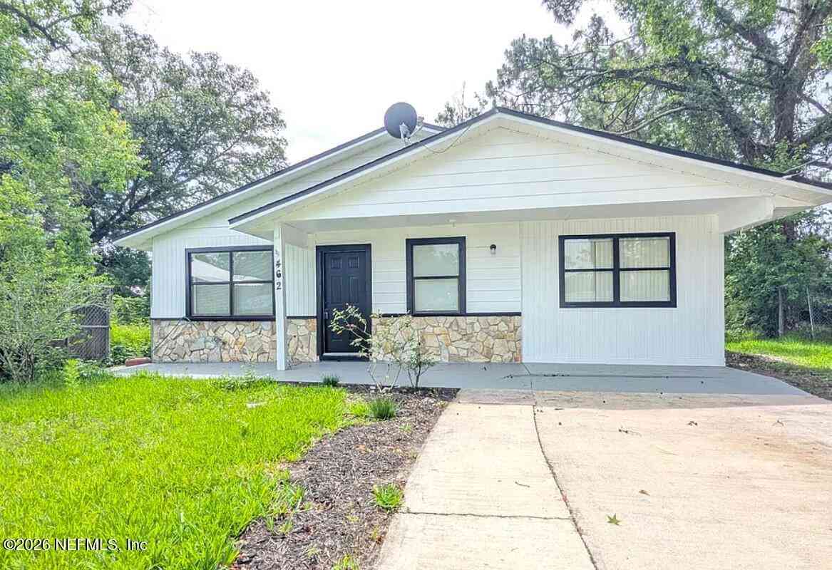 Homes For Sale - 462 Sally Street<br/> Green Cove Springs, FL 32043