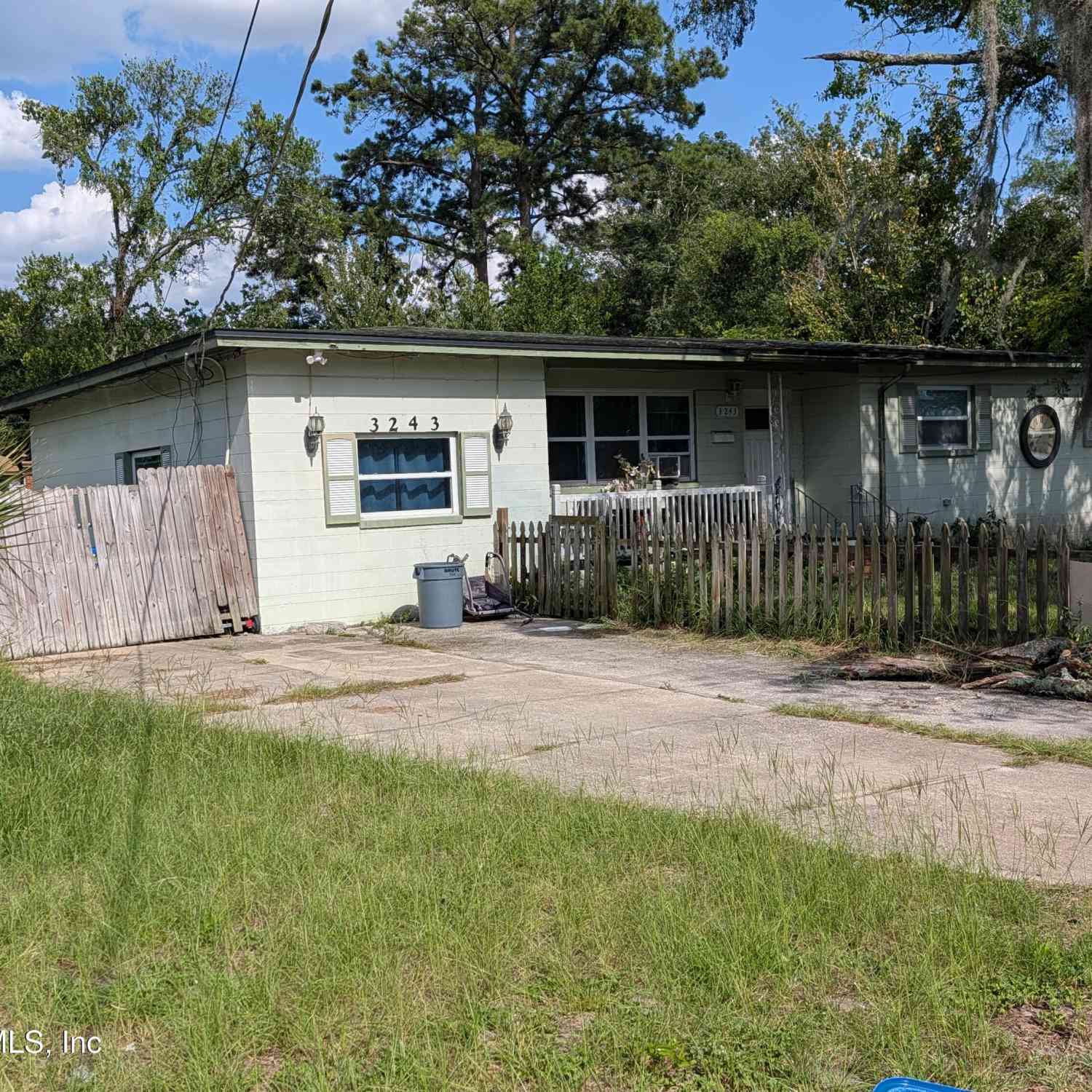 Homes For Sale - 3243 De Carlo Lane<br/> Jacksonville, FL 32277