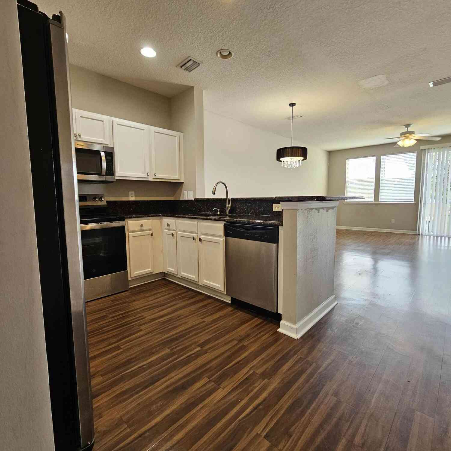 Townhouse For Rent - 2334 Sunset Bluff Drive<br/> Duval County, Jacksonville, FL 32216
