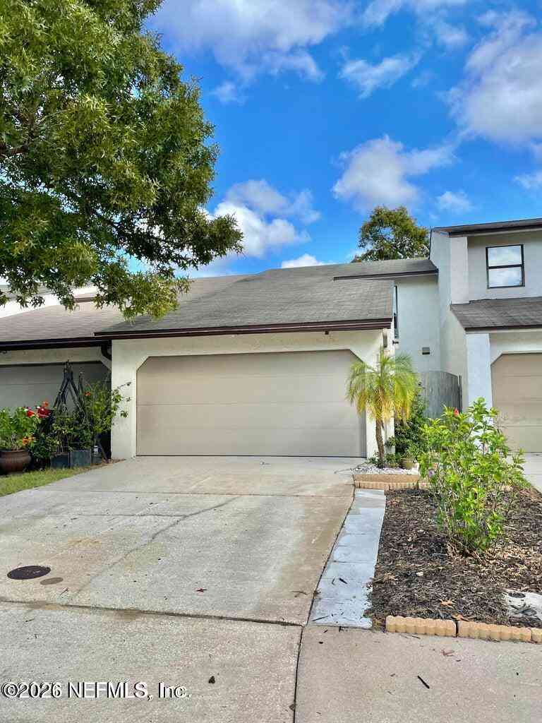 Townhouse For Rent - 1185 Romaine Circle<br/> Duval County, Jacksonville, FL 32225