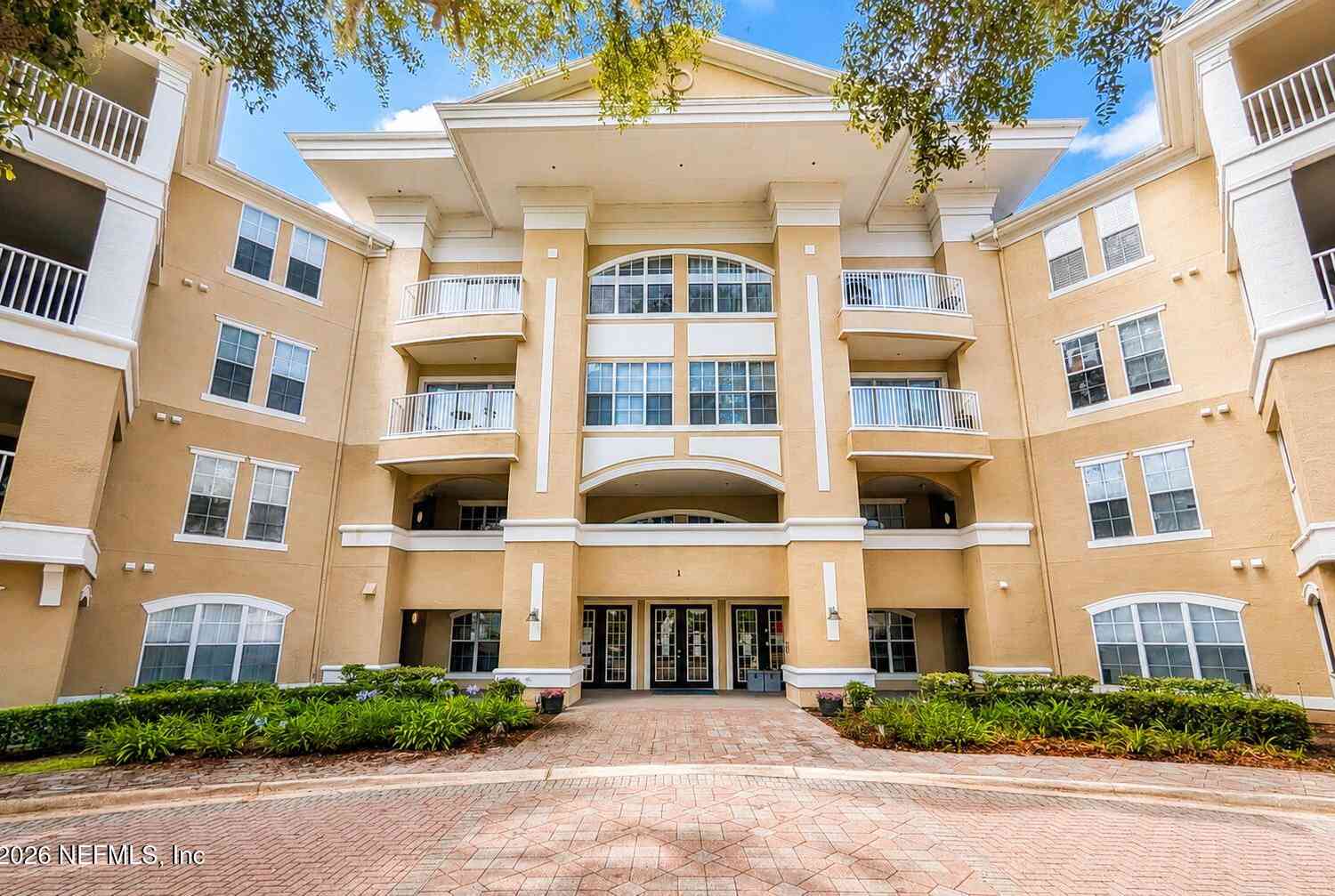 Condo For Rent - 8290 Gate Parkway #167<br/> Duval County, Jacksonville, FL 32216
