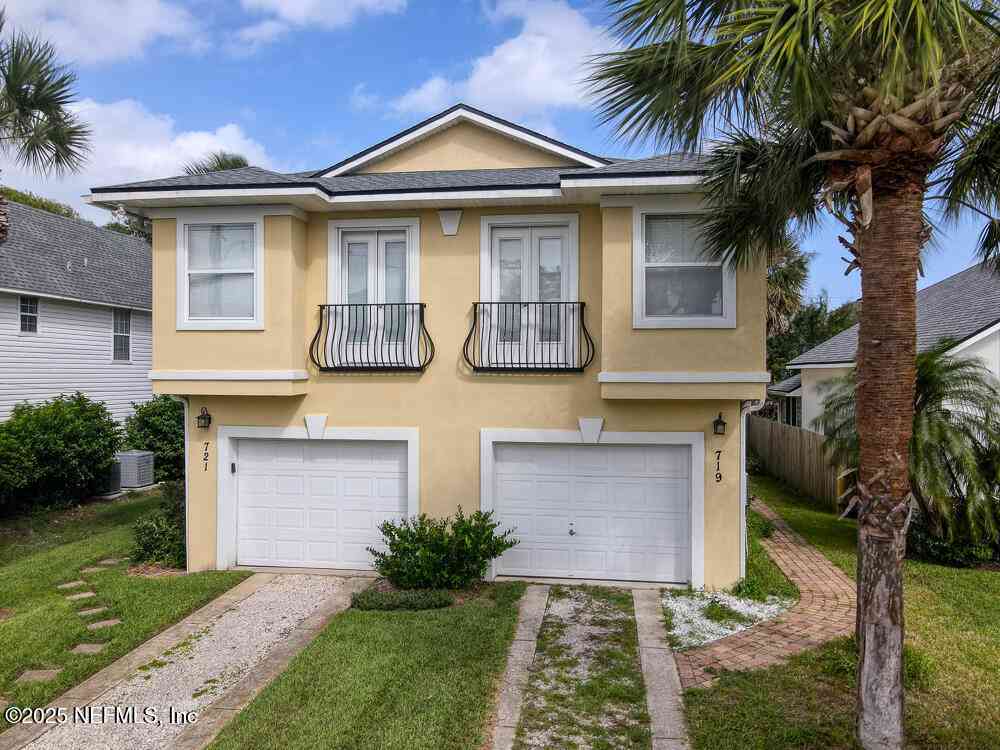 Townhouse For Sale - 721 11th Avenue<br/> Jacksonville Beach, FL 32250