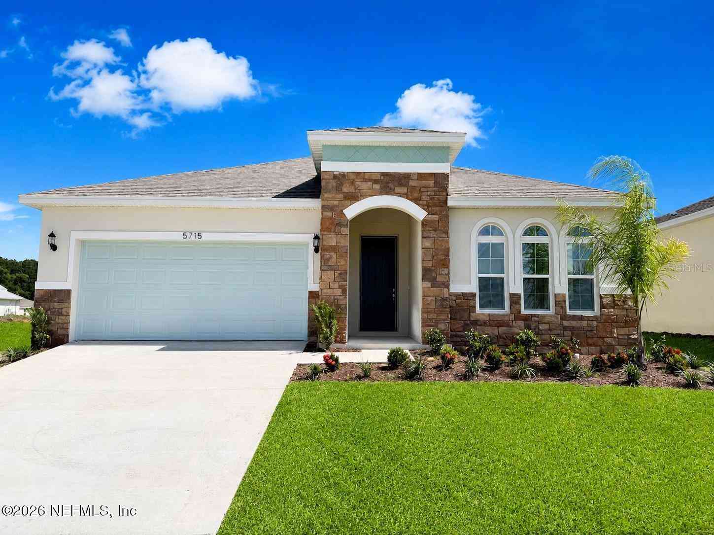Homes For Sale - 5715 5715 Hiawassee Road<br/> Lake County, Okahumka, FL 34762