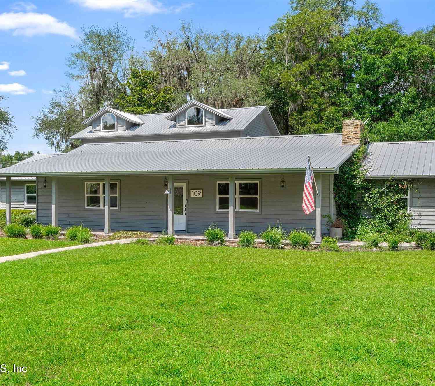 Homes For Sale - 109 Oak Tree Lane<br/> Palatka, FL 32177
