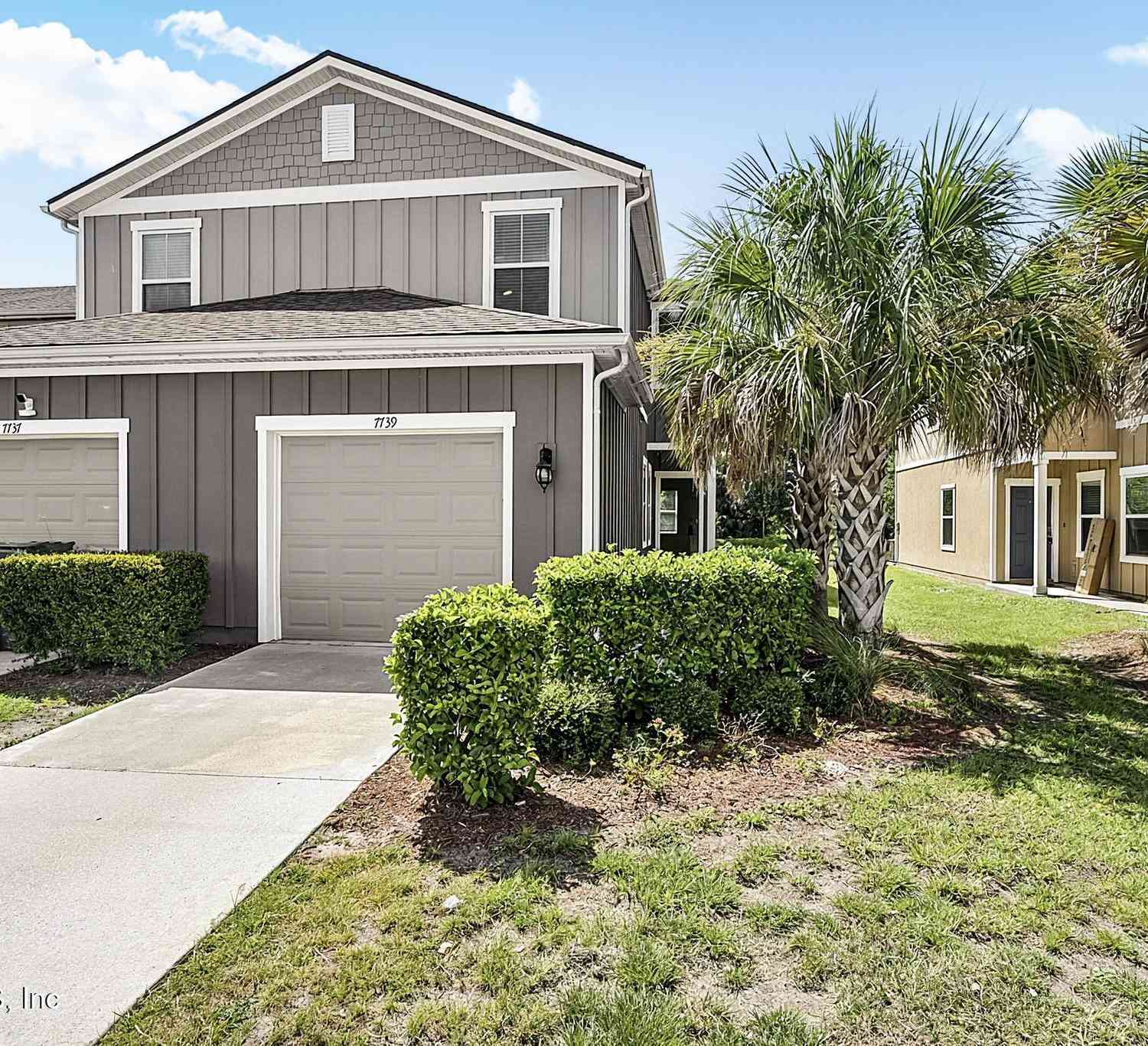 Townhouse For Rent - 7739 Legacy Trail<br/> Duval County, Jacksonville, FL 32256
