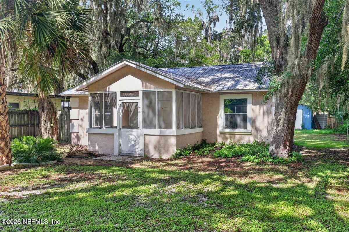 Homes For Sale - 1510 Cleveland Avenue<br/> Palatka, FL 32177