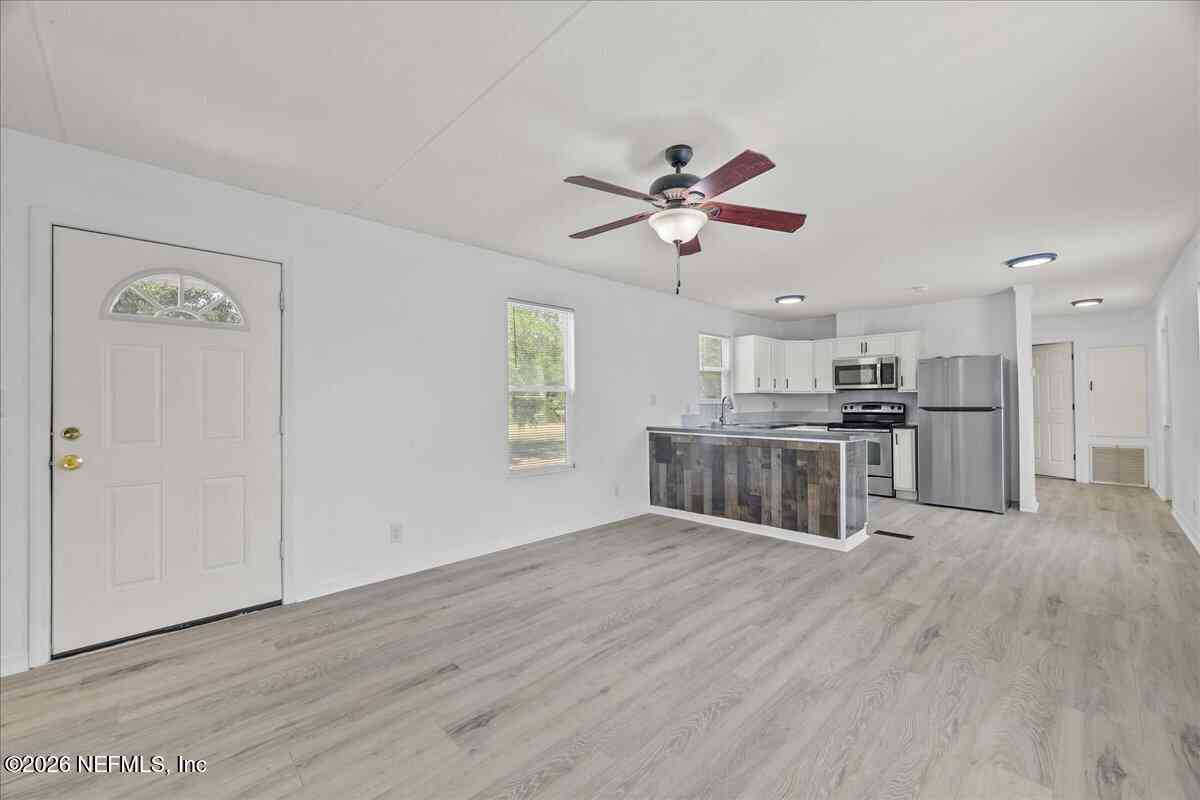 Mobile Home For Sale - 174 Union Avenue<br/> Putnam County, Interlachen, FL 32148