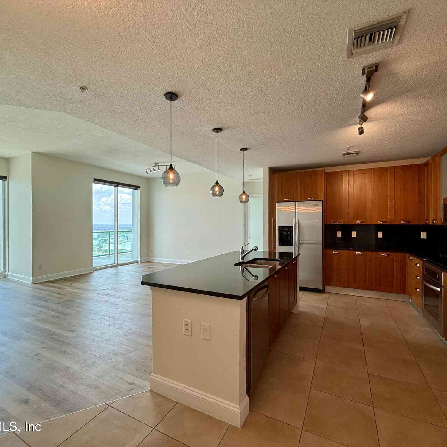 Condo For Rent - 1431 Riverplace Boulevard #3402<br/> Duval County, Jacksonville, FL 32207