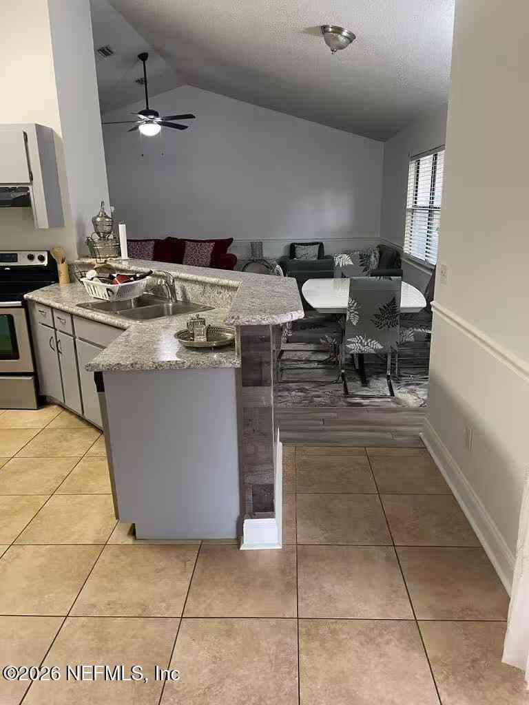 Homes For Sale - 11020 Alumni Way<br/> Jacksonville, FL 32246
