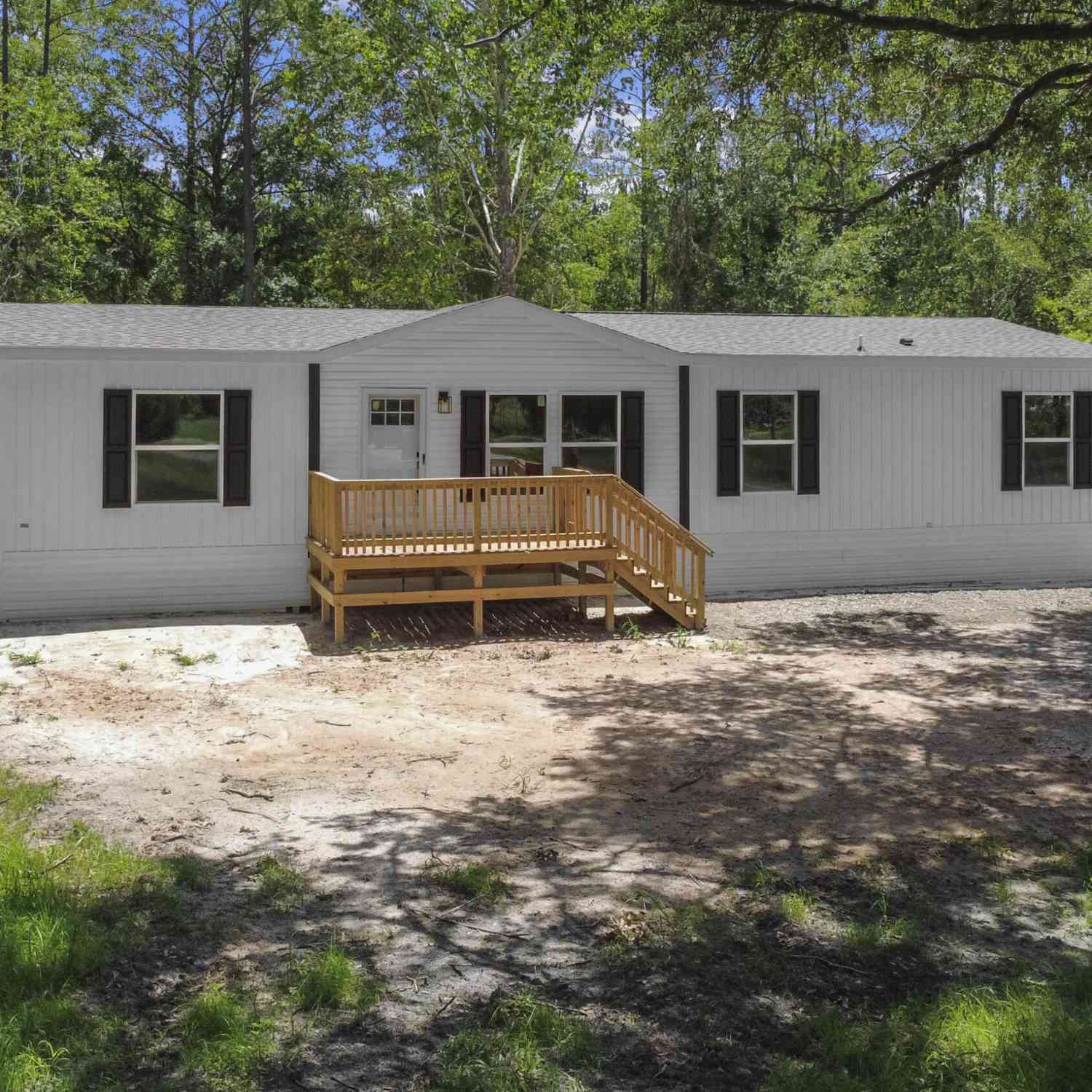 Mobile Home For Sale - 12473 SW 79th Avenue<br/> Starke, FL 32091