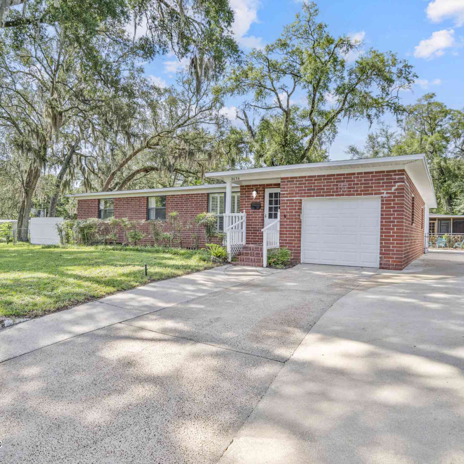 Homes For Sale - 8636 St Patrick Lane<br/> Duval County, Jacksonville, FL 32216