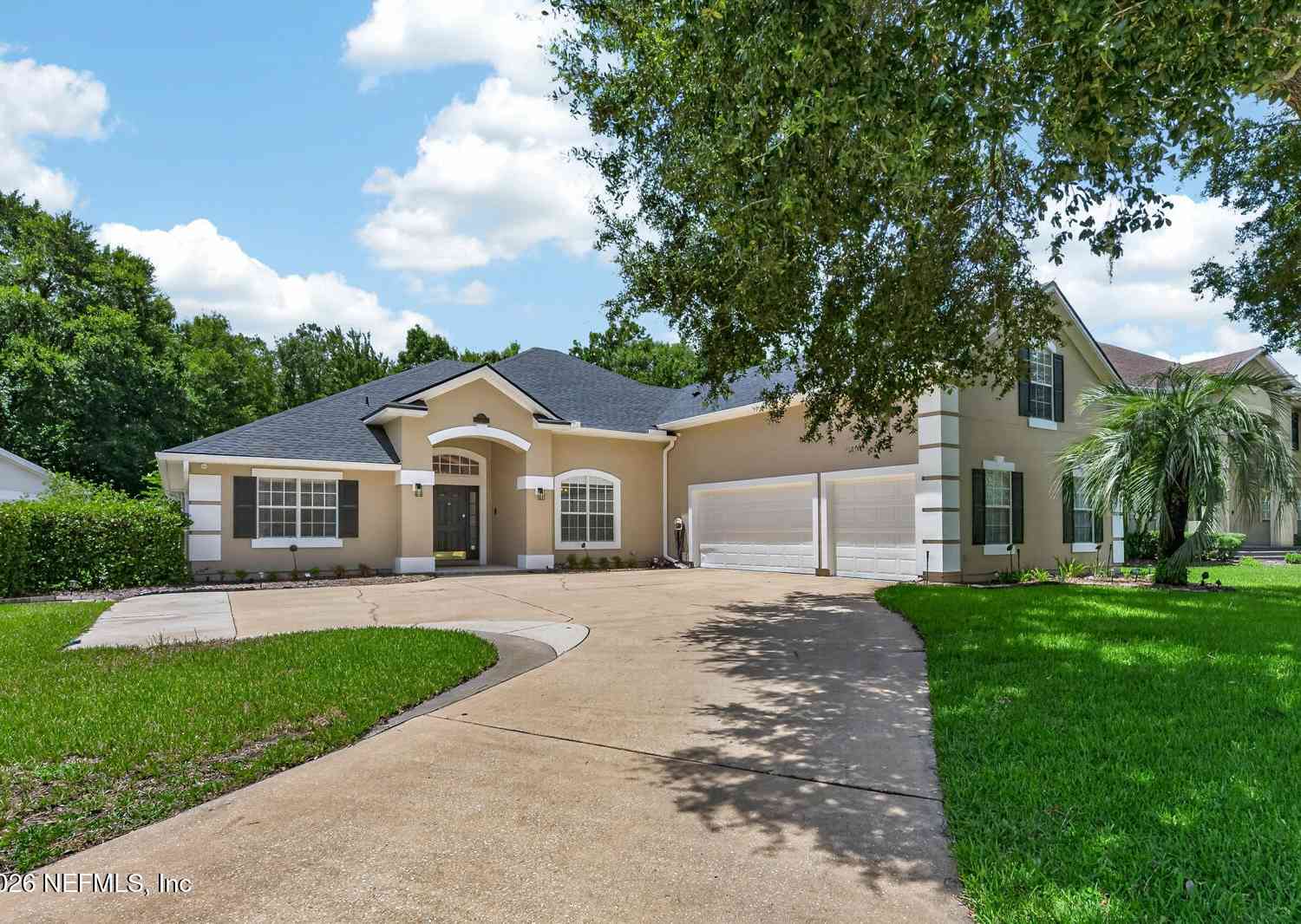Homes For Sale - 7757 Burnt Oak Trail<br/> Jacksonville, FL 32256