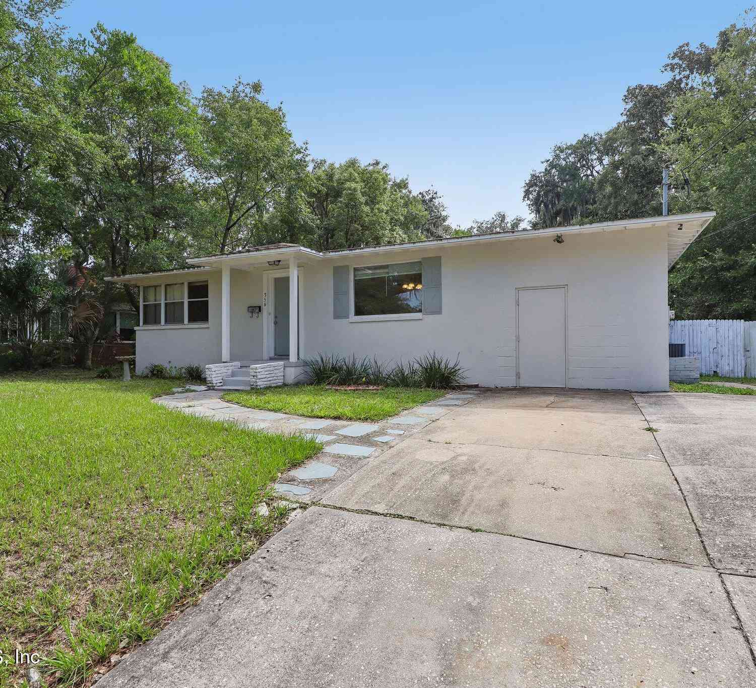 Homes For Sale - 356 Tidewater Circle<br/> Jacksonville, FL 32211