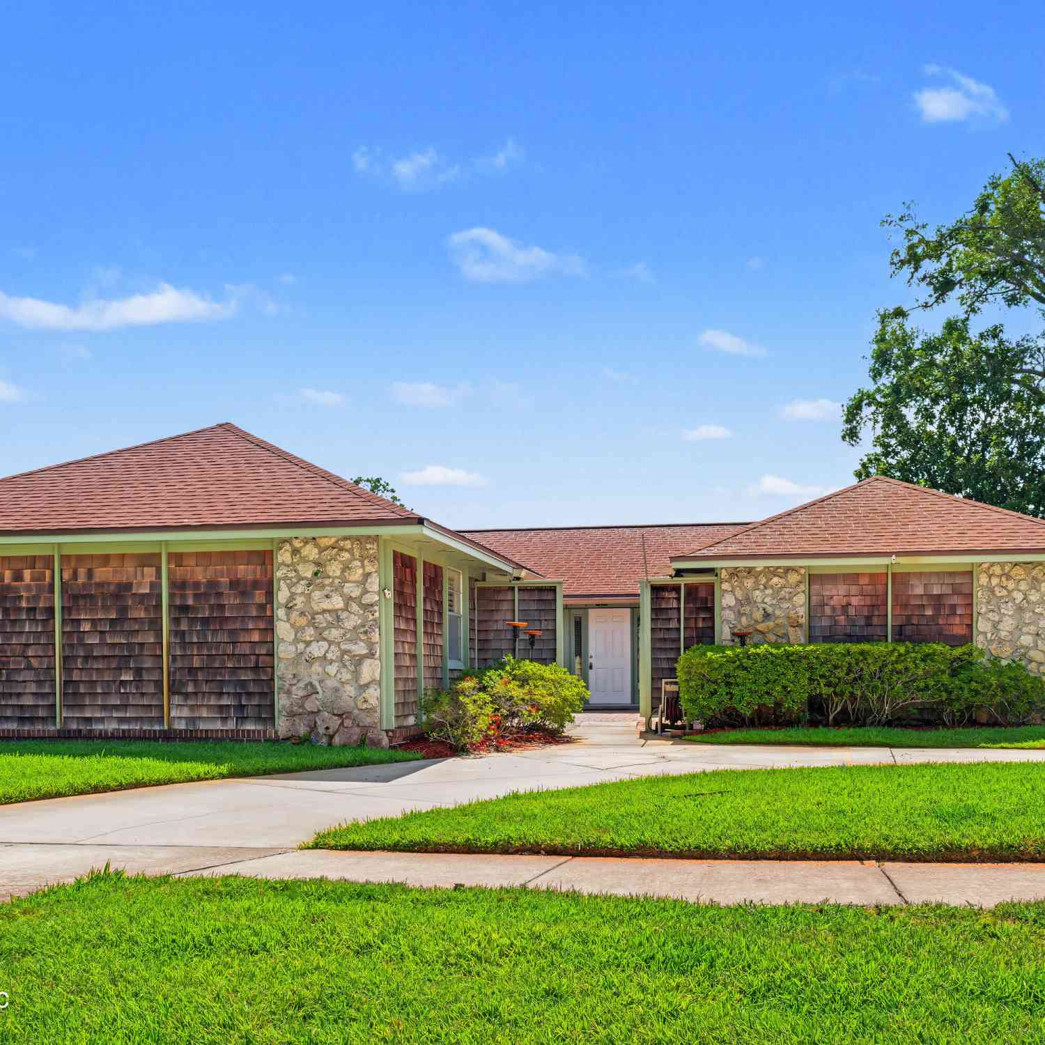 Homes For Sale - 3866 Luth Drive<br/> Jacksonville, FL 32250