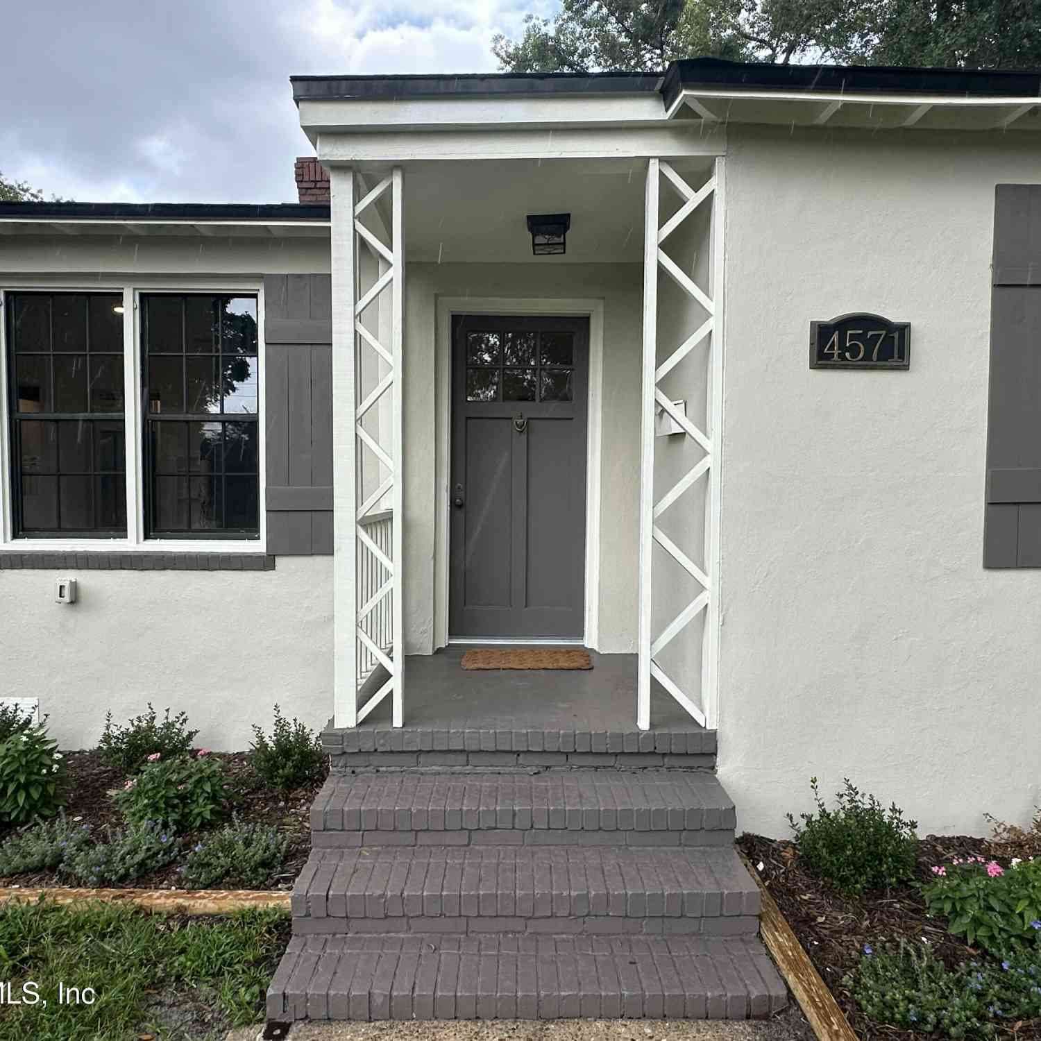 Homes For Sale - 4571 Pinewood Avenue<br/> Jacksonville, FL 32207