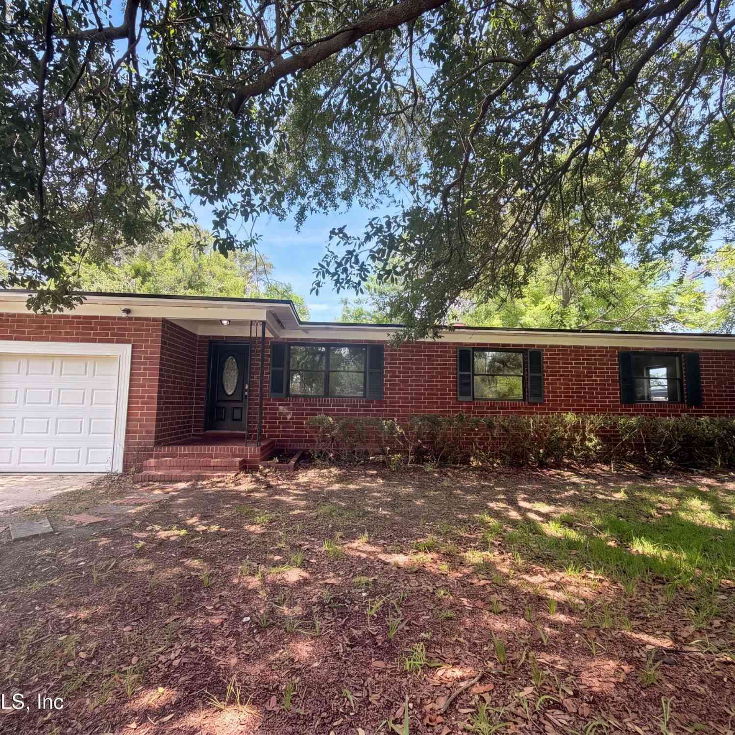 Homes For Sale - 6309 Pine Cove Lane<br/> Jacksonville, FL 32211