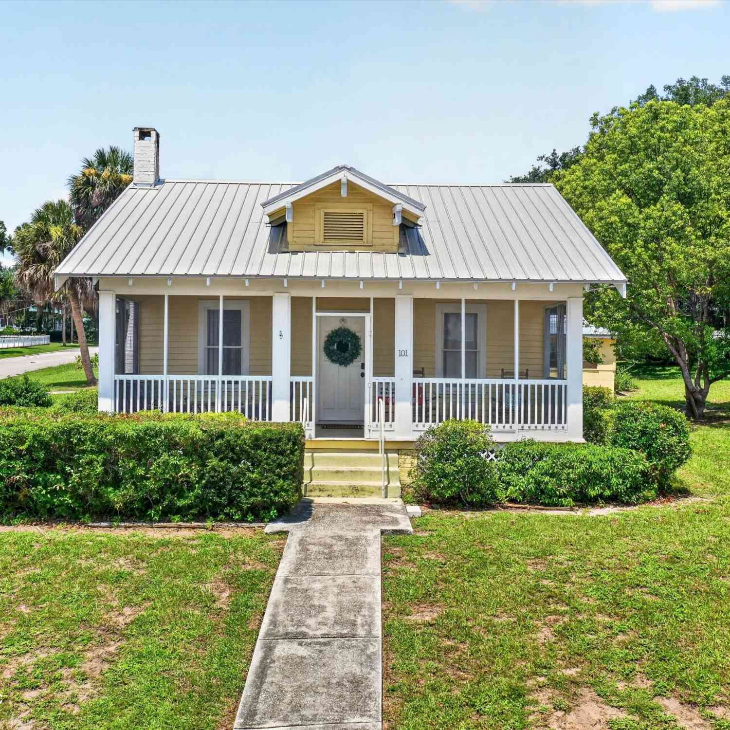 Homes For Sale - 101 N Lake Street<br/> Putnam County, Crescent City, FL 32112
