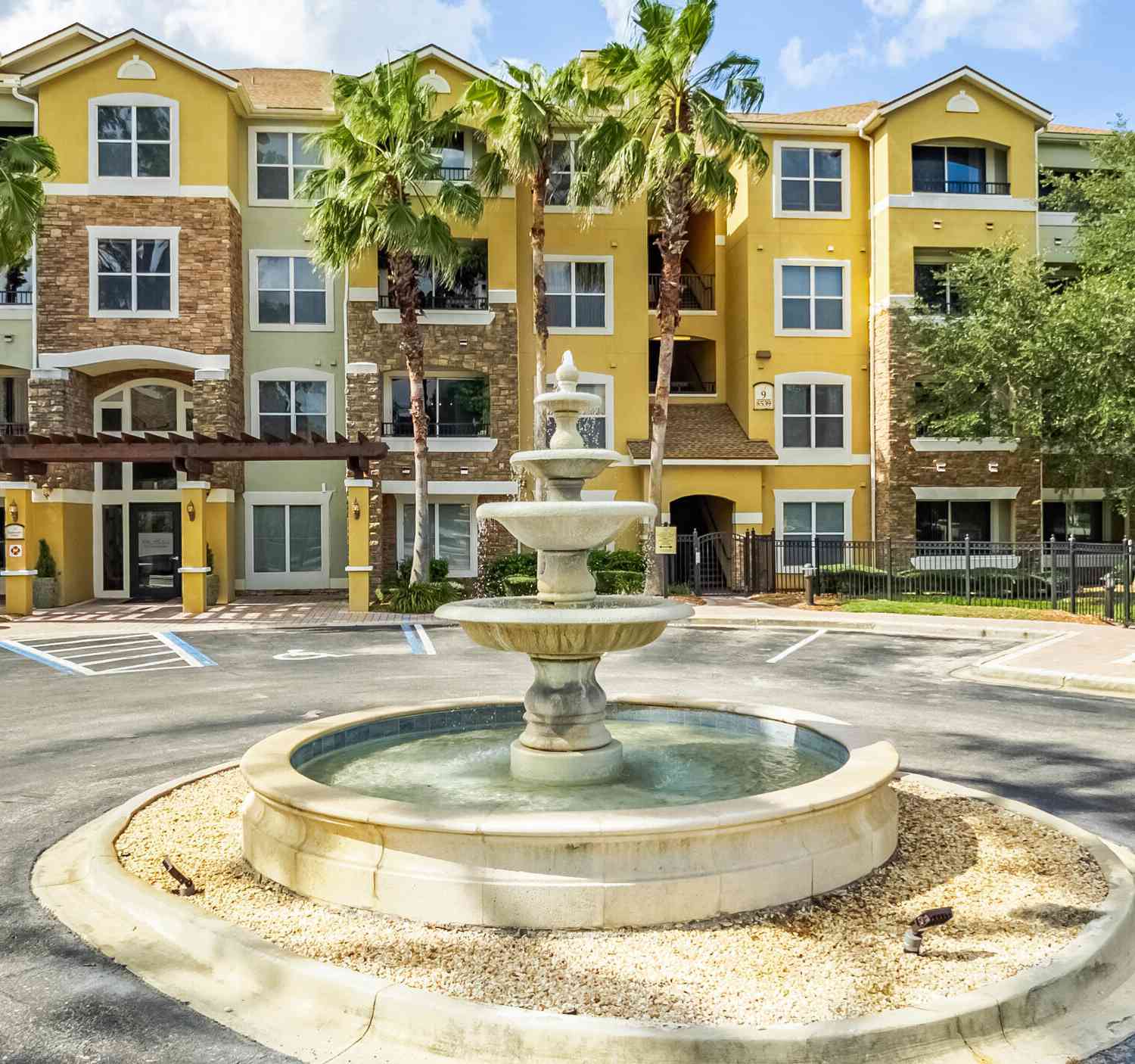 Condo For Sale - 8539 Gate Parkway #9220<br/> Duval County, Jacksonville, FL 32216