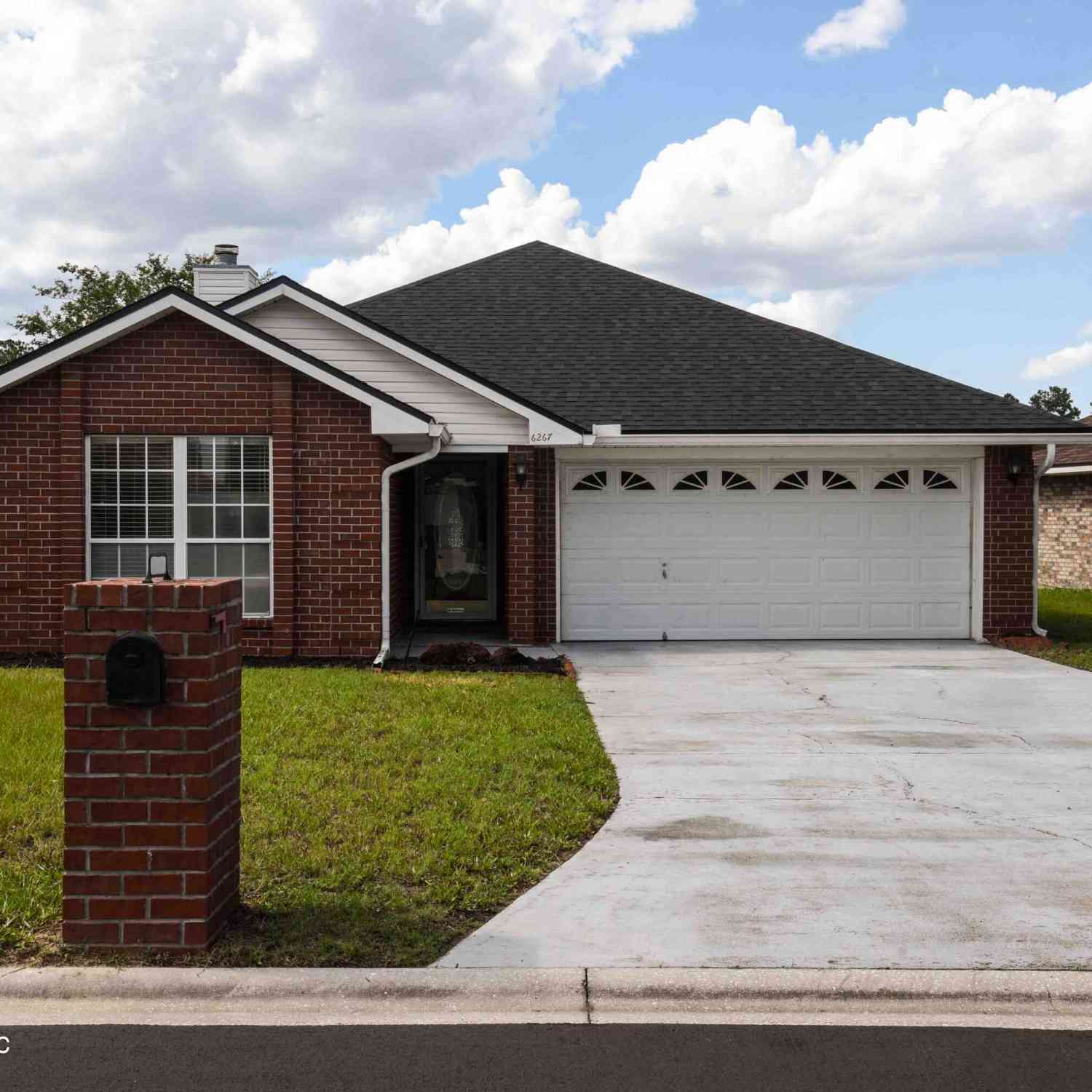 Homes For Sale - 6267 Ironside Drive<br/> Jacksonville, FL 32244
