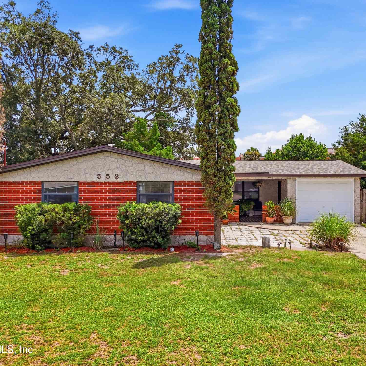 Homes For Sale - 552 S Clermont Avenue<br/> Clay County, Orange Park, FL 32073
